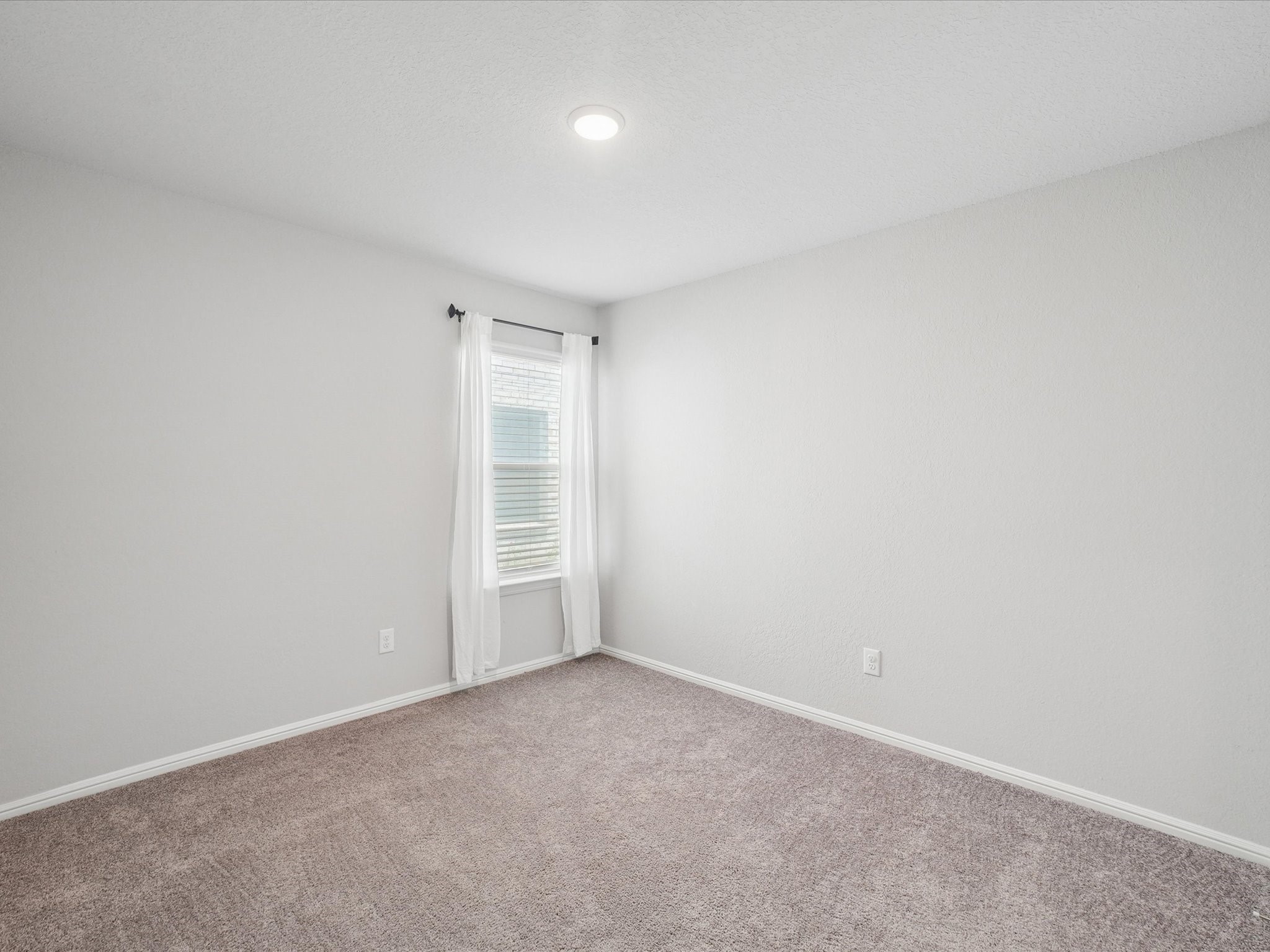 5577 Cherokee Rose Drive