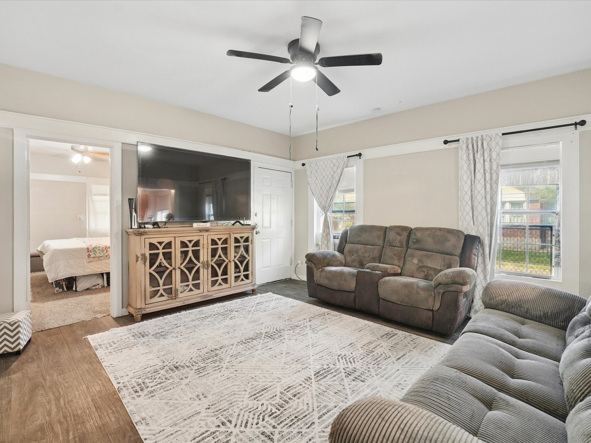 503 E 6th Street