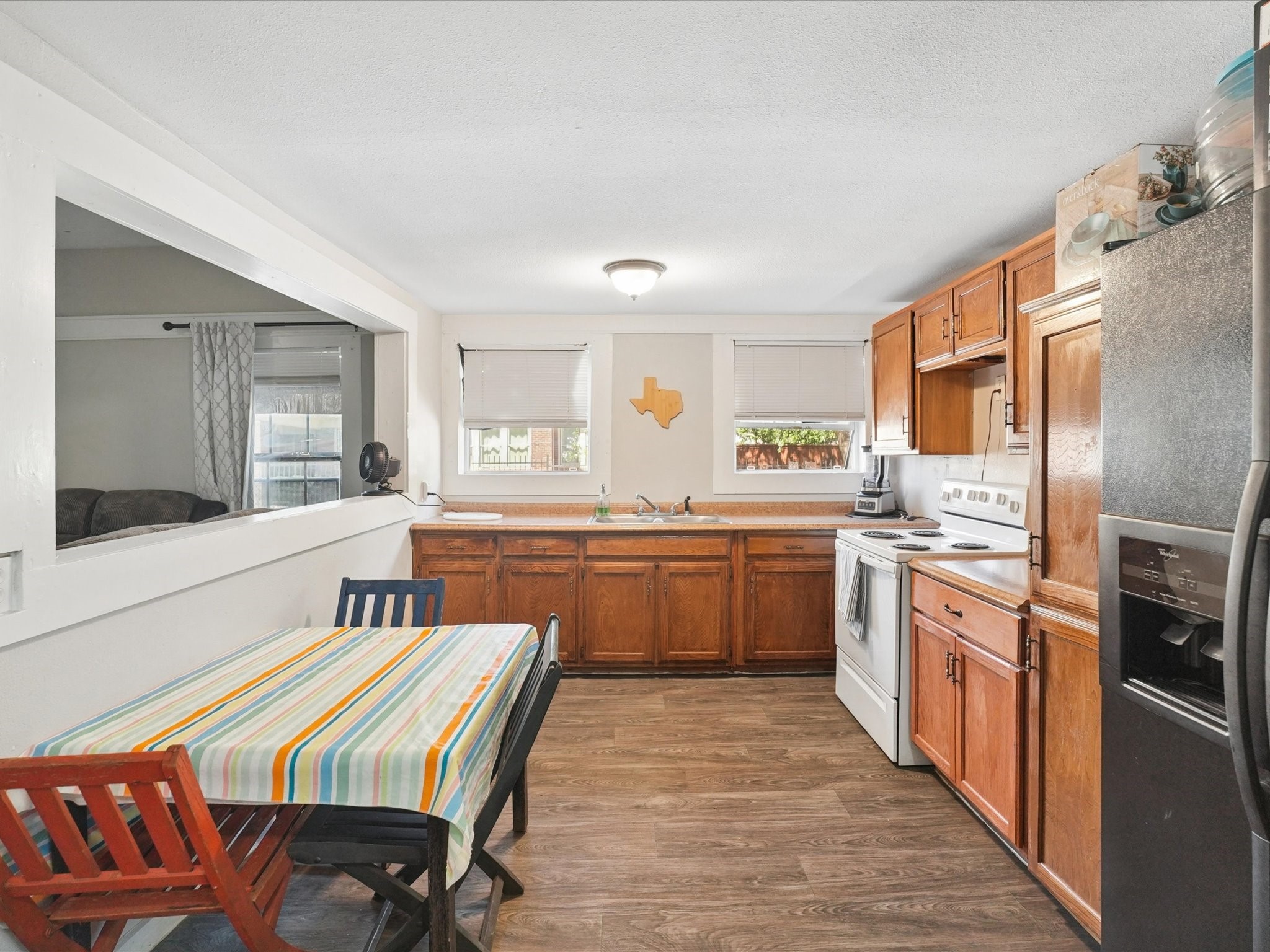 503 E 6th Street