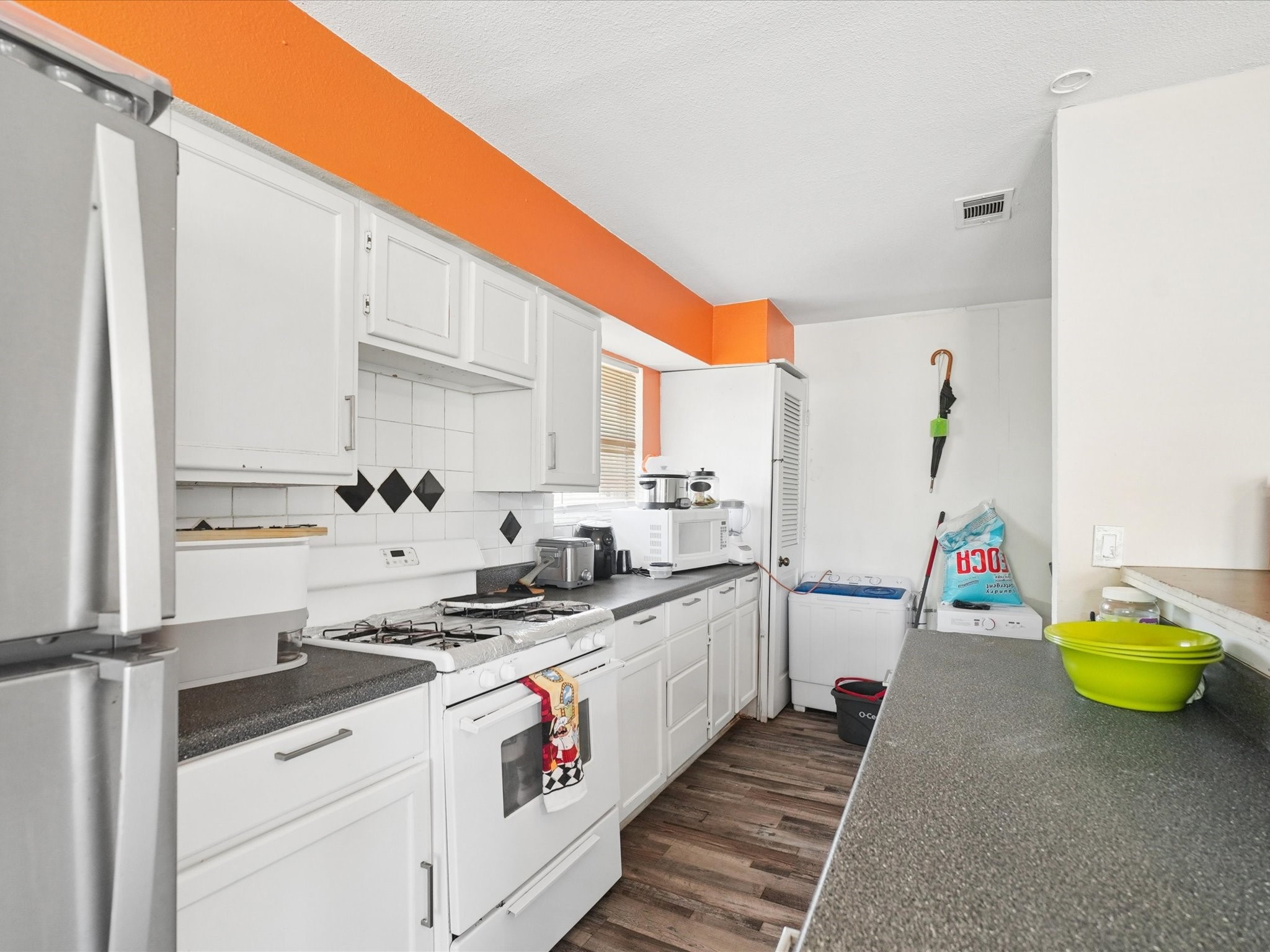 503 E 6th Street