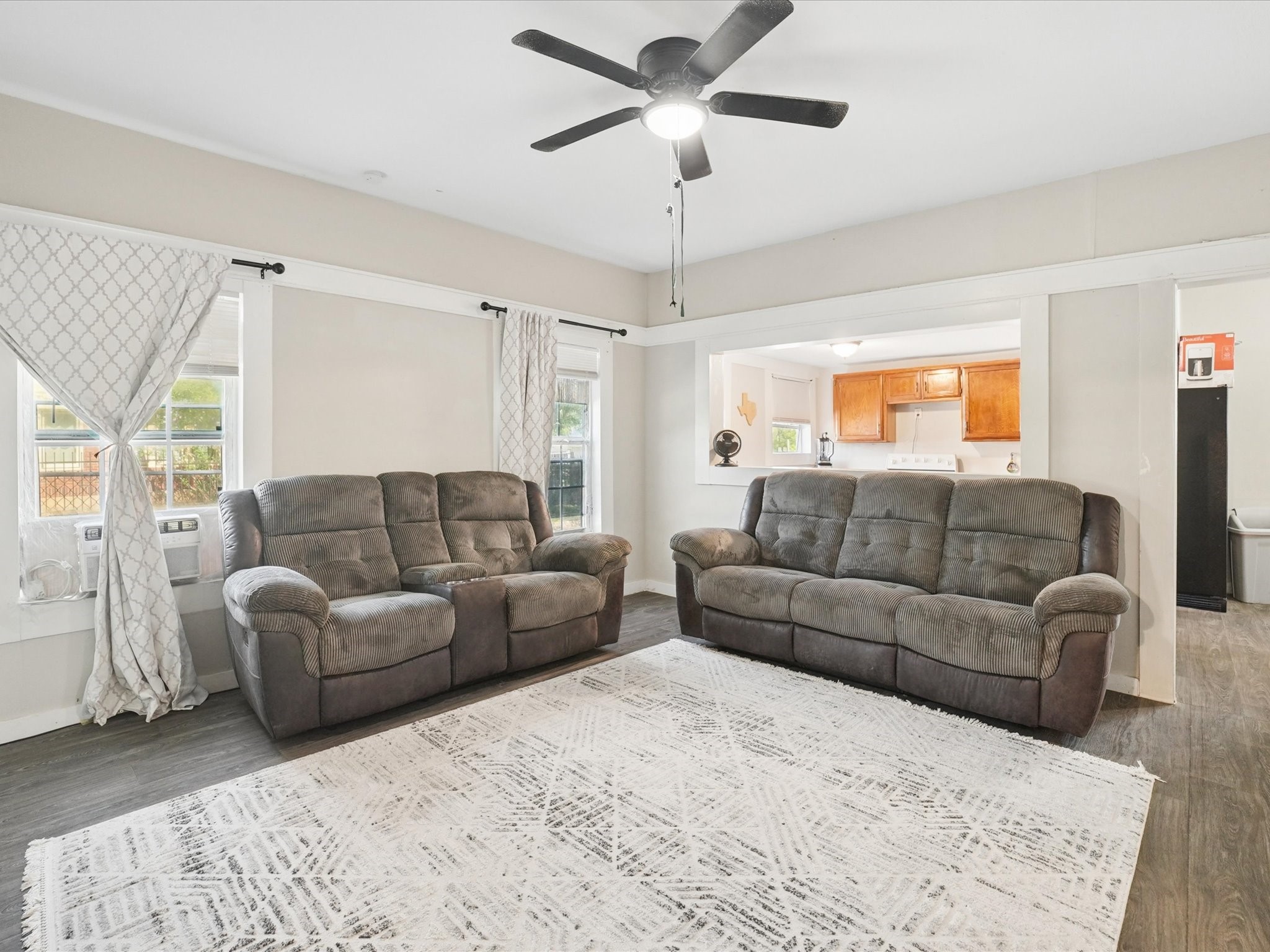 503 E 6th Street