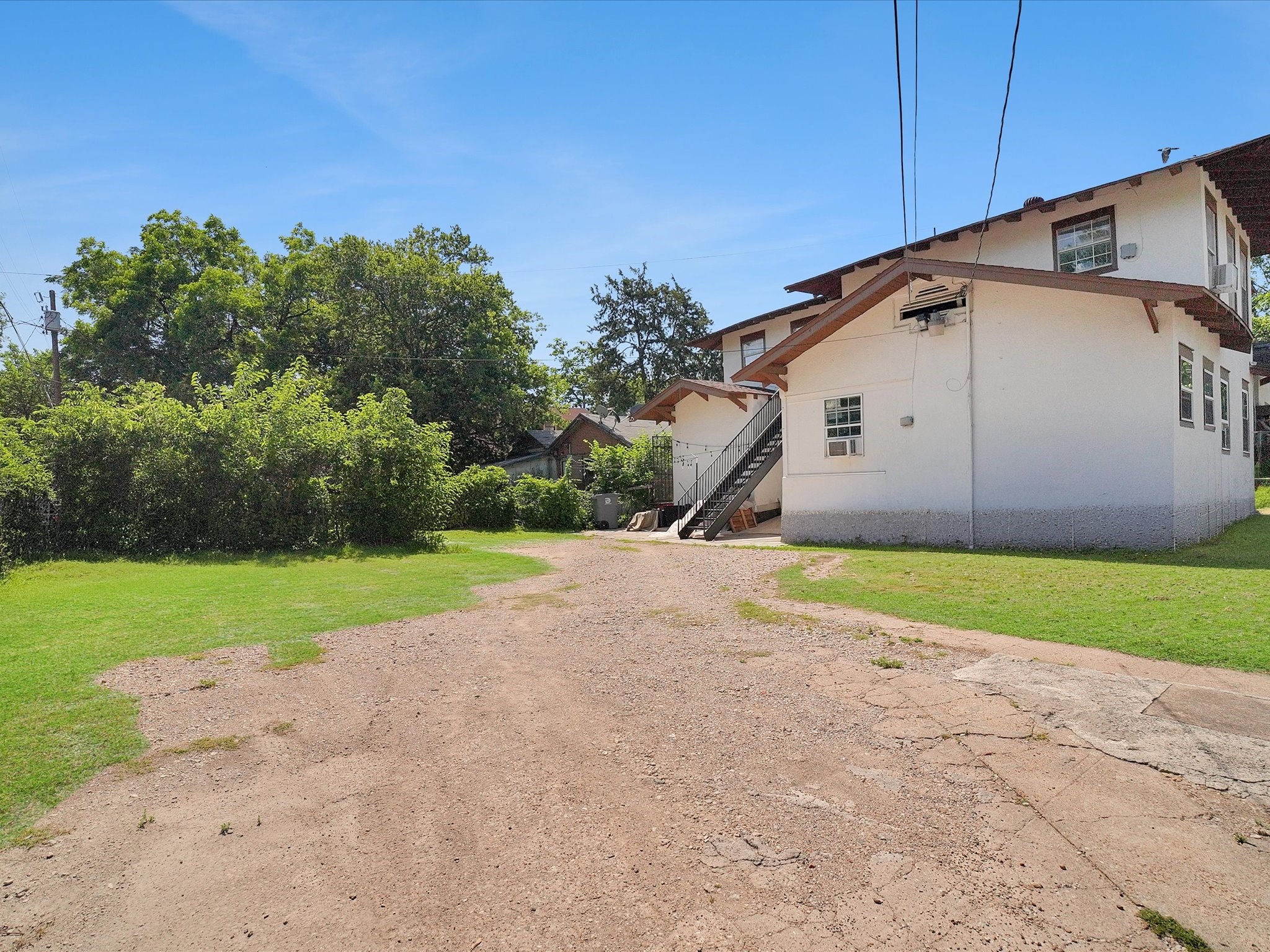 503 E 6th Street