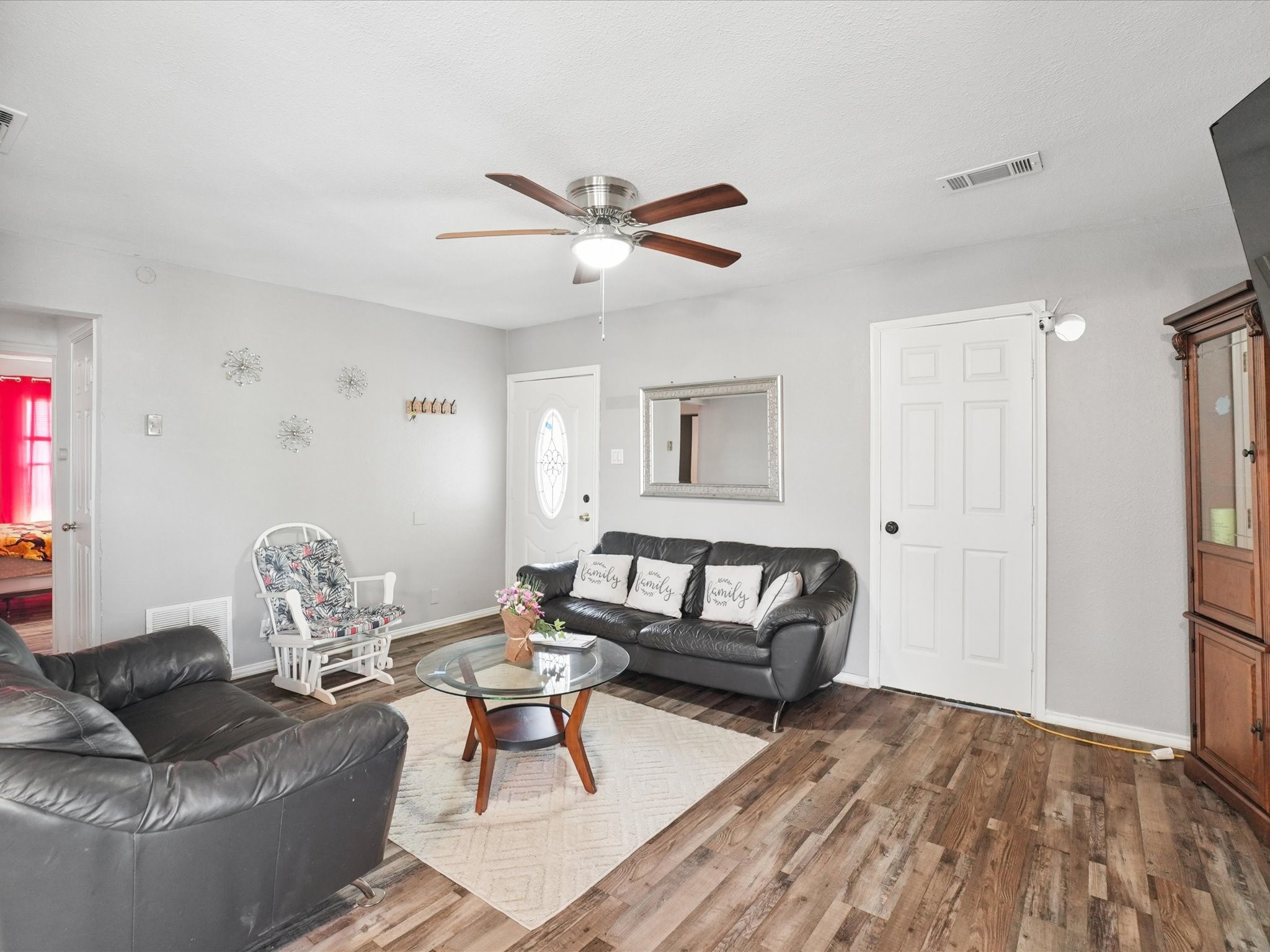 503 E 6th Street