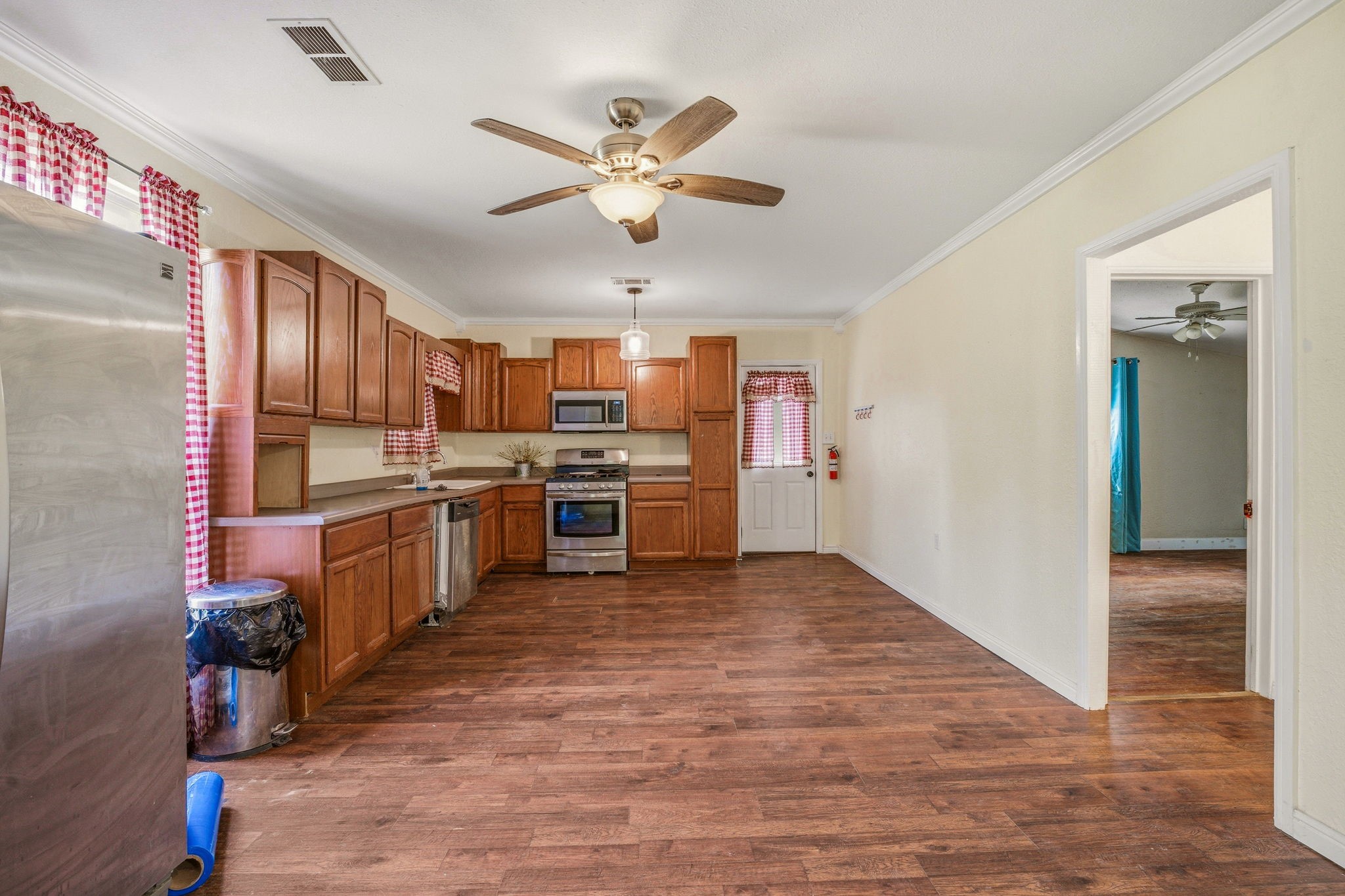 307 N Oak Lane