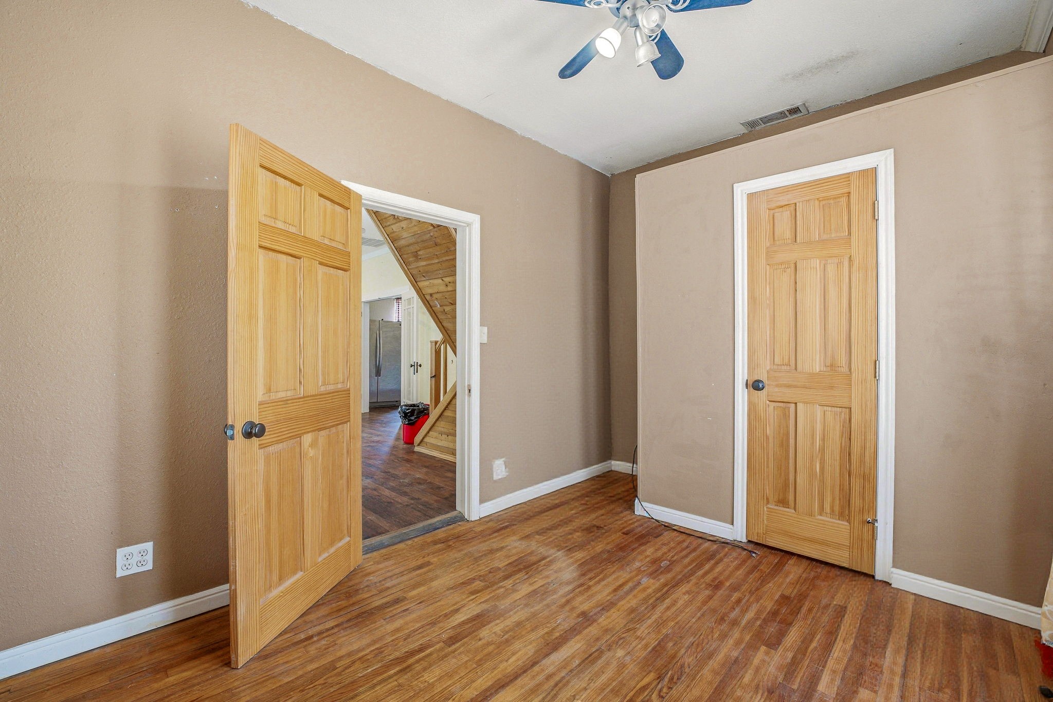 307 N Oak Lane