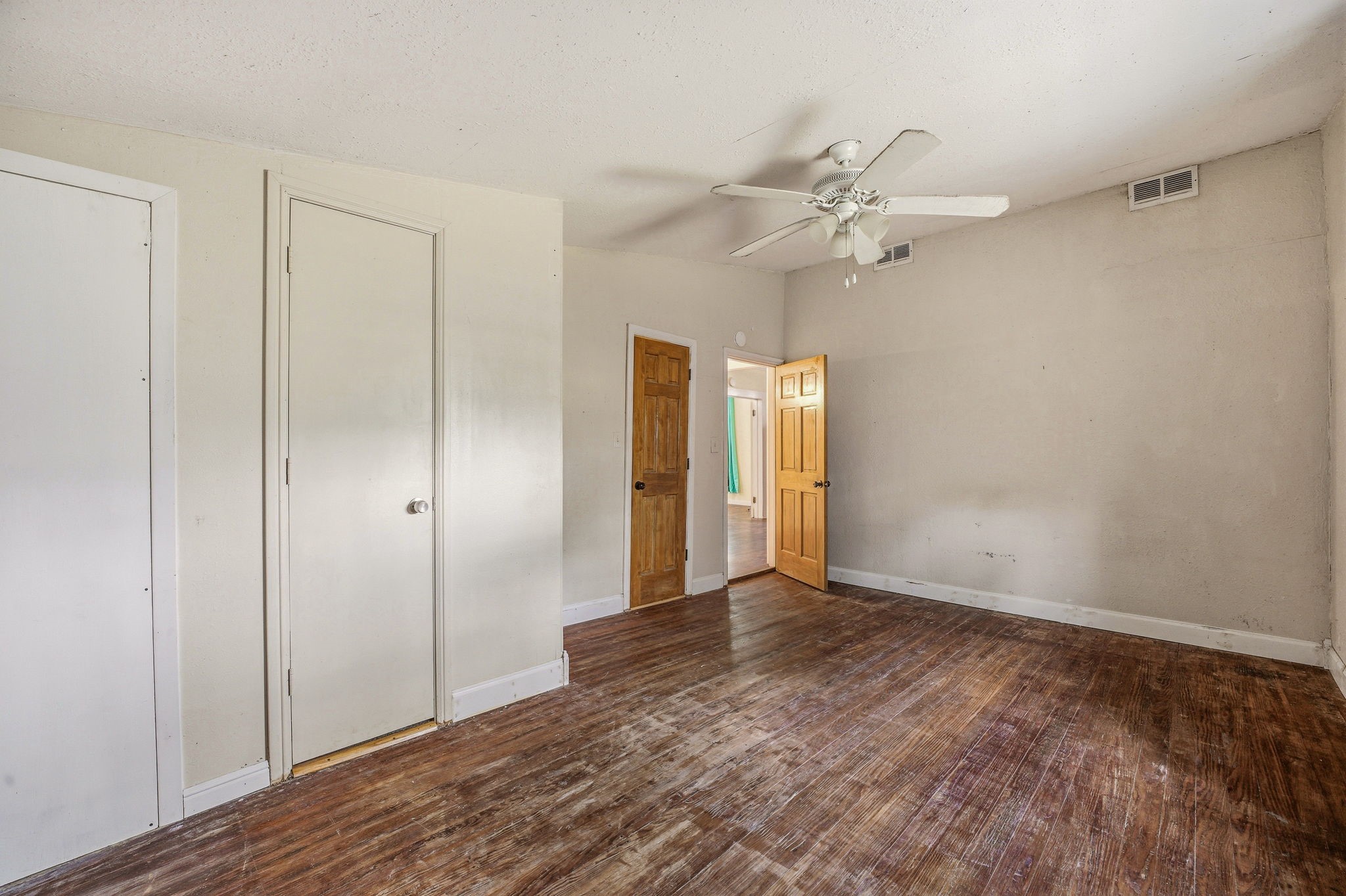 307 N Oak Lane