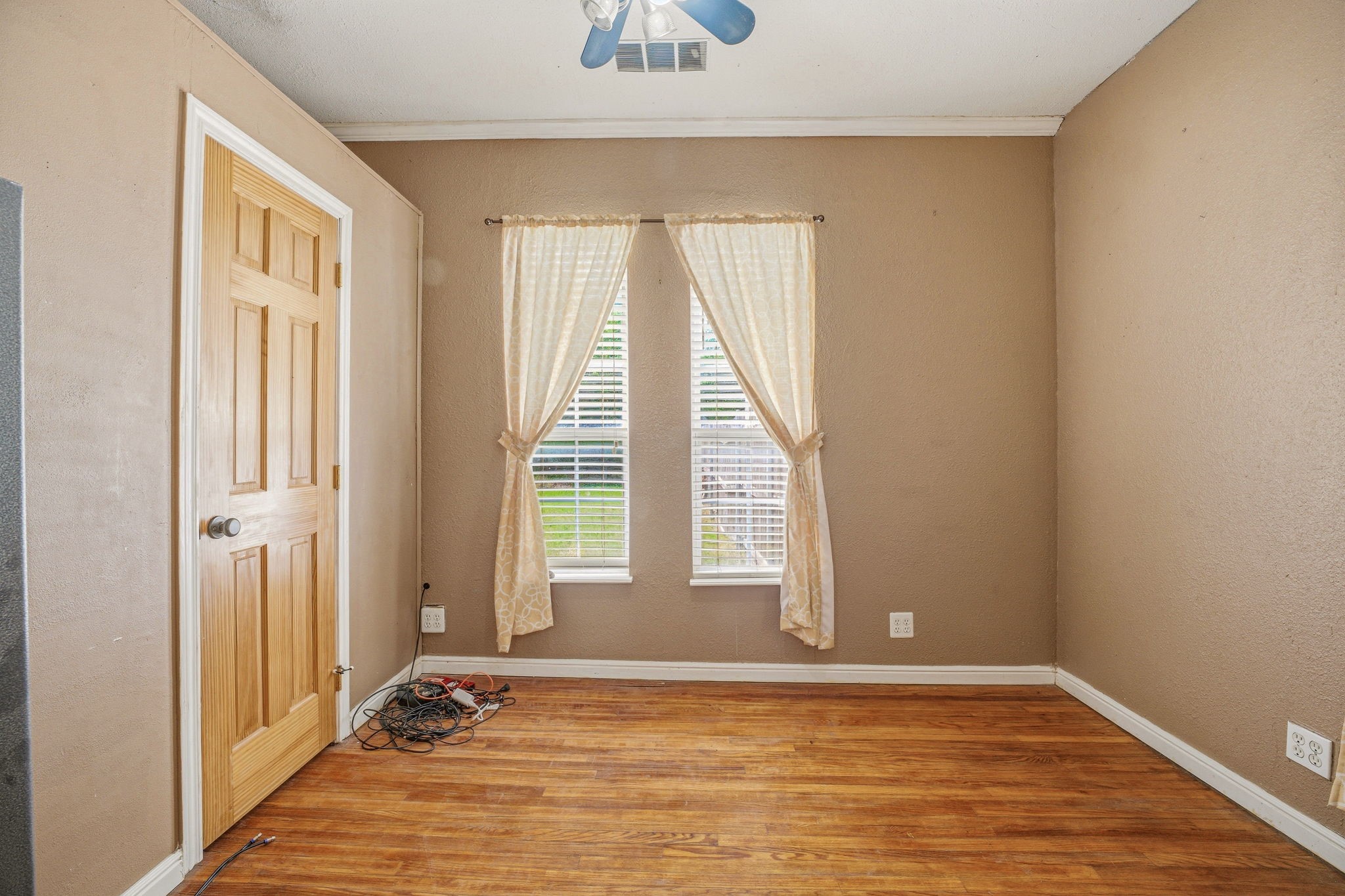 307 N Oak Lane