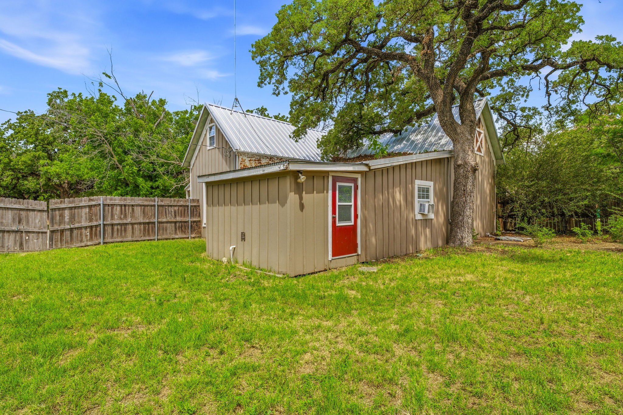 307 N Oak Lane