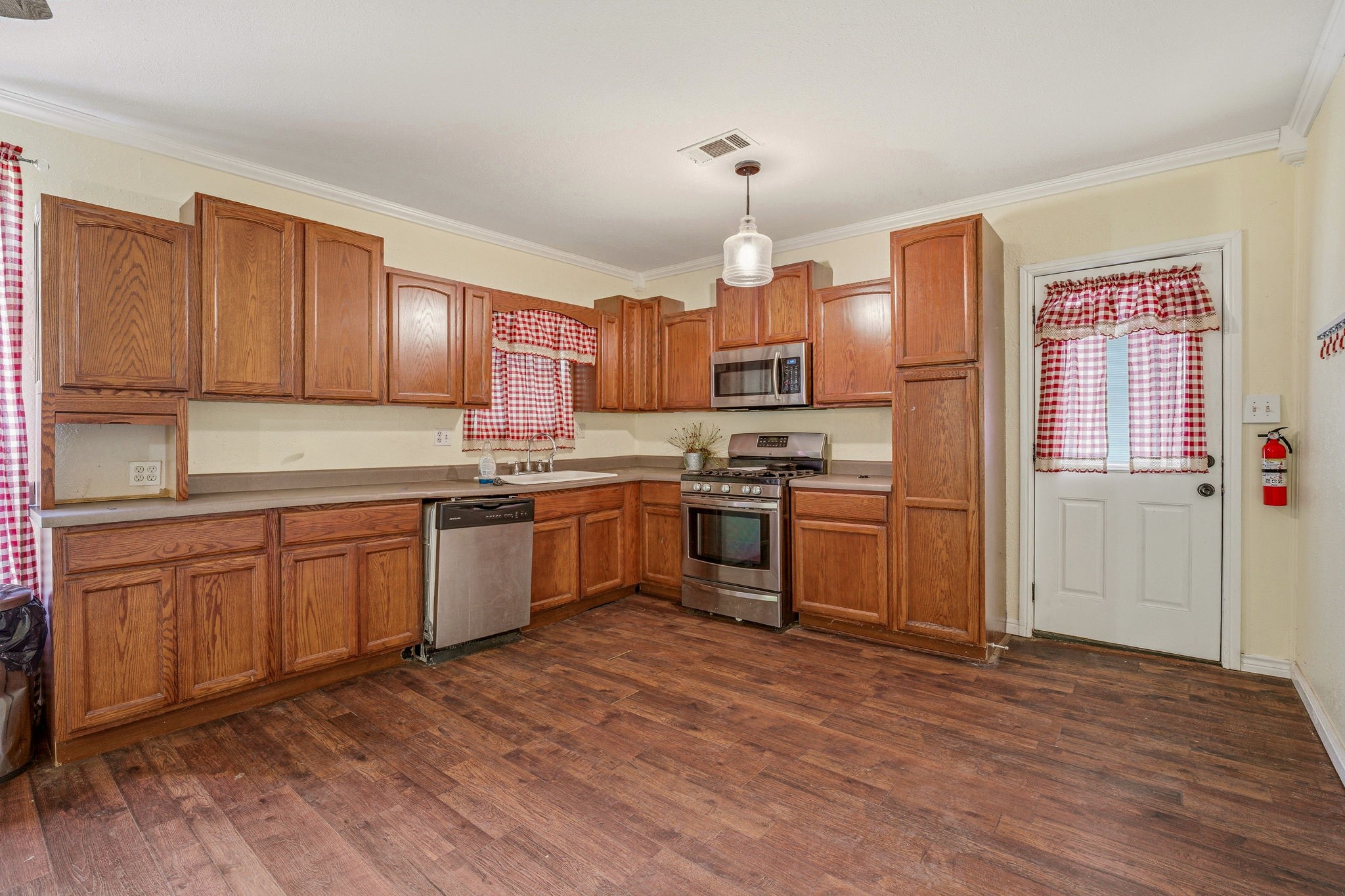 307 N Oak Lane