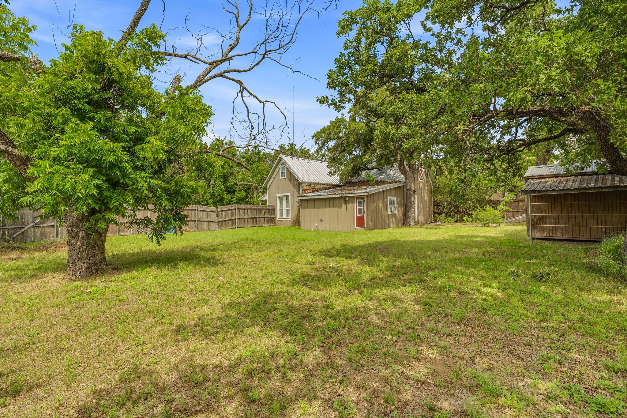 307 N Oak Lane