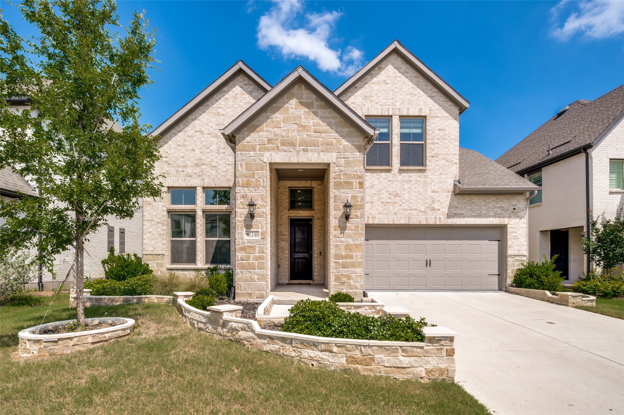 1240 Crescent Lane