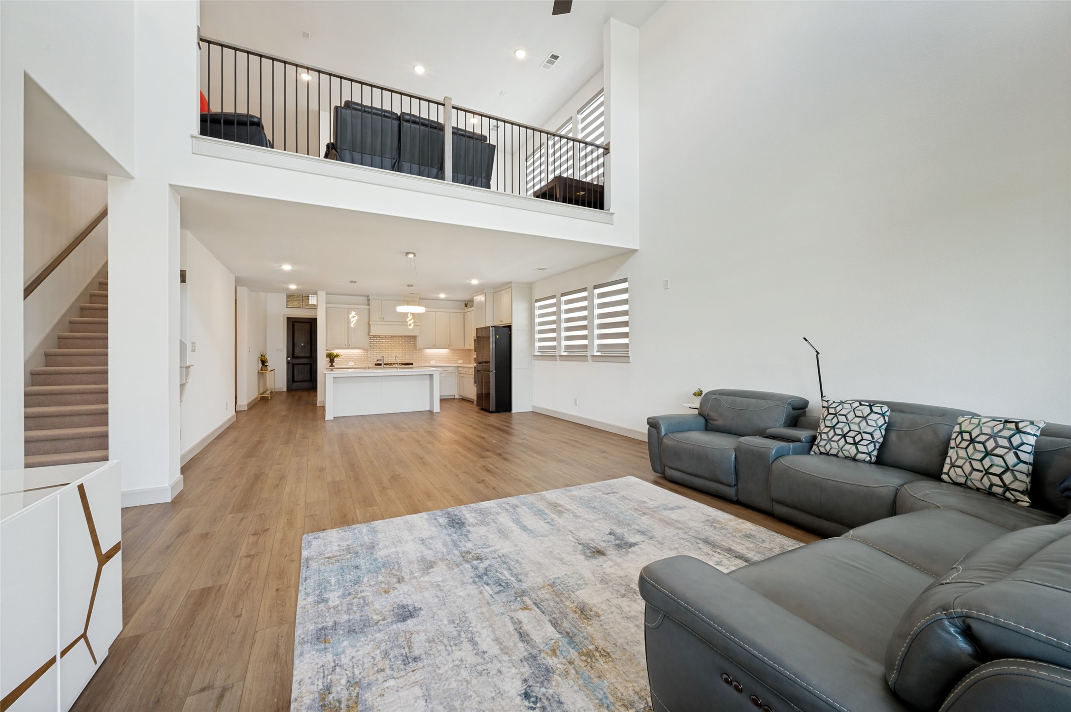 1240 Crescent Lane