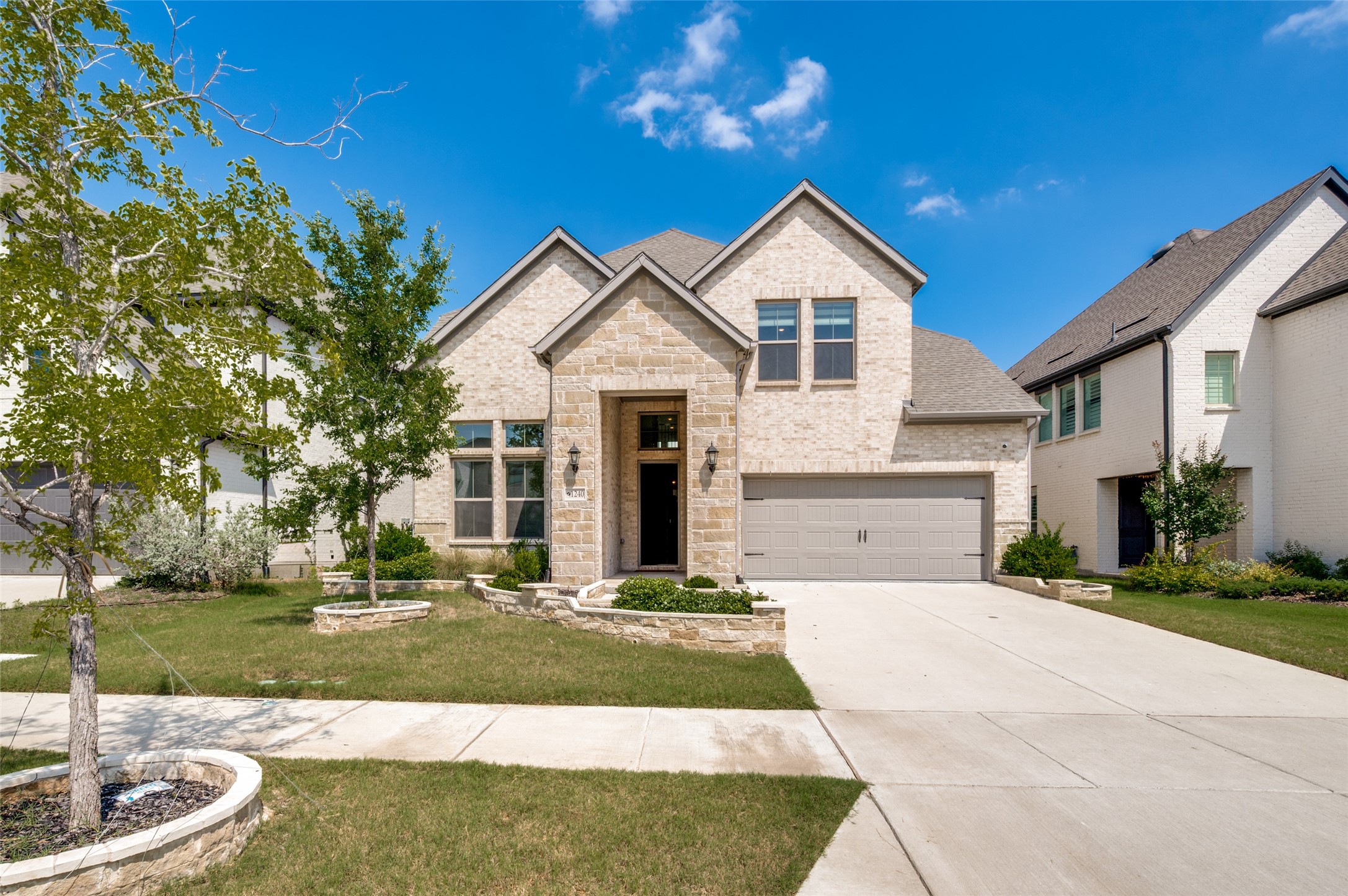 1240 Crescent Lane