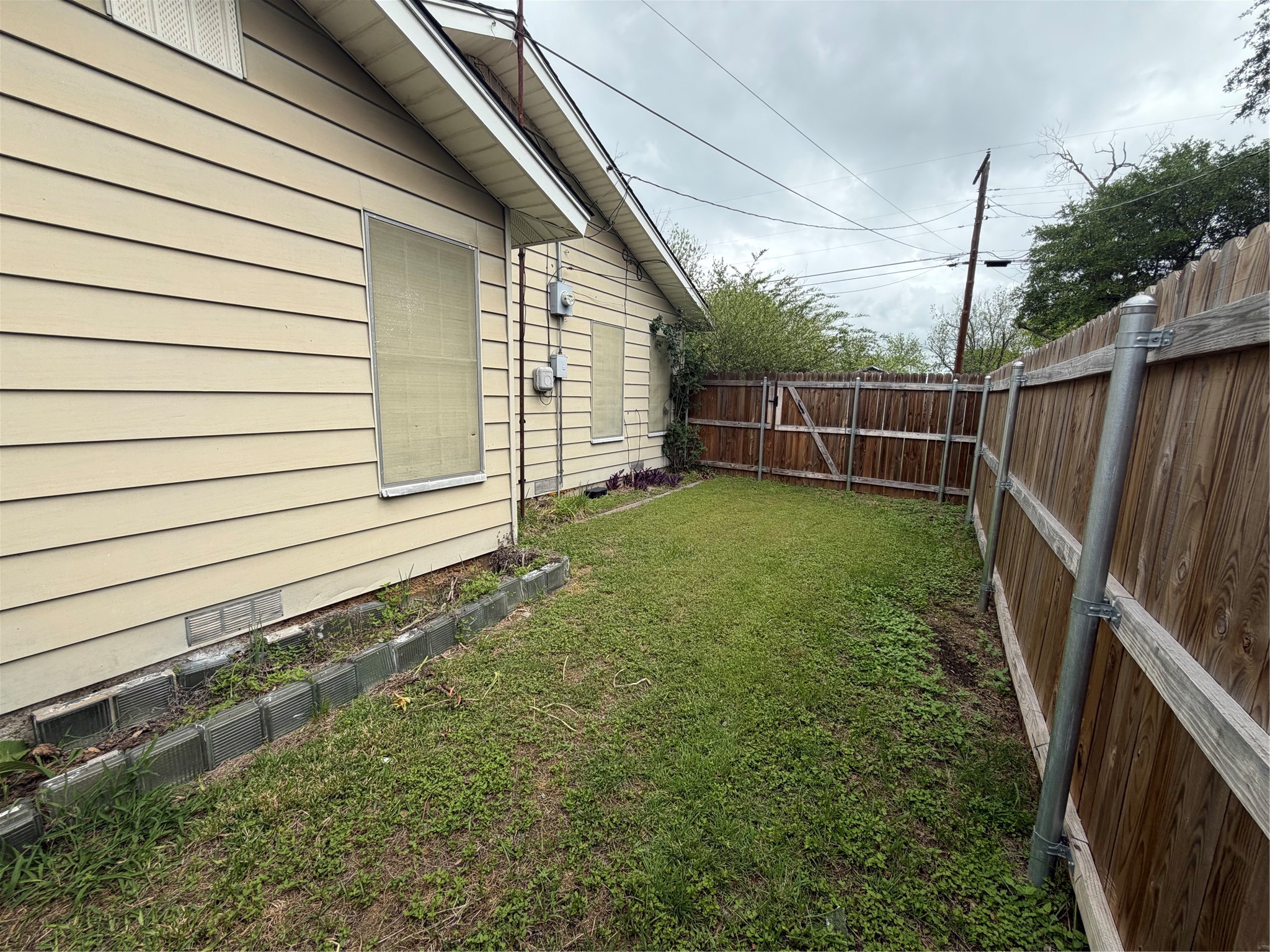 409 Dixon Street