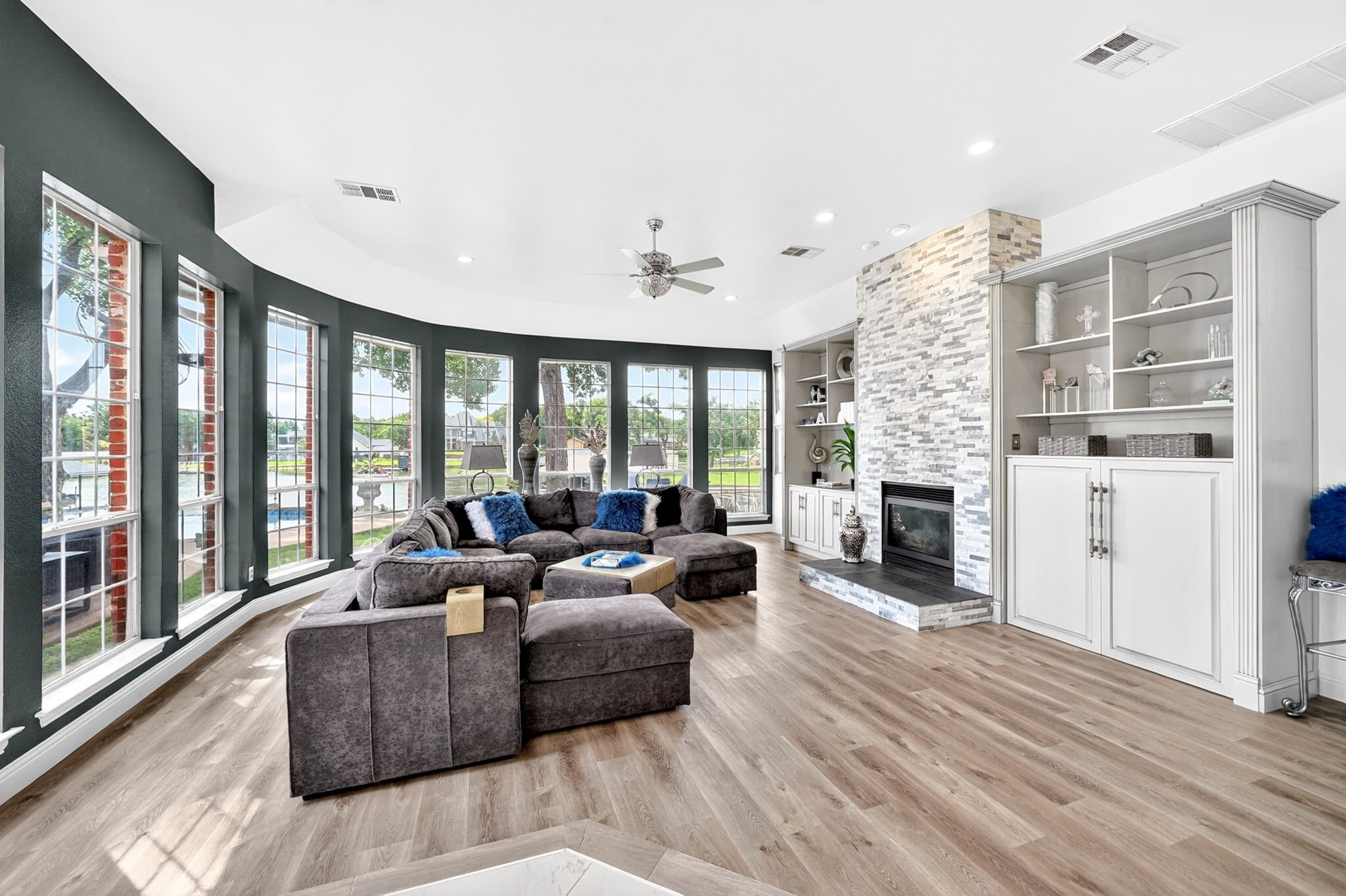 328 Leeward Circle