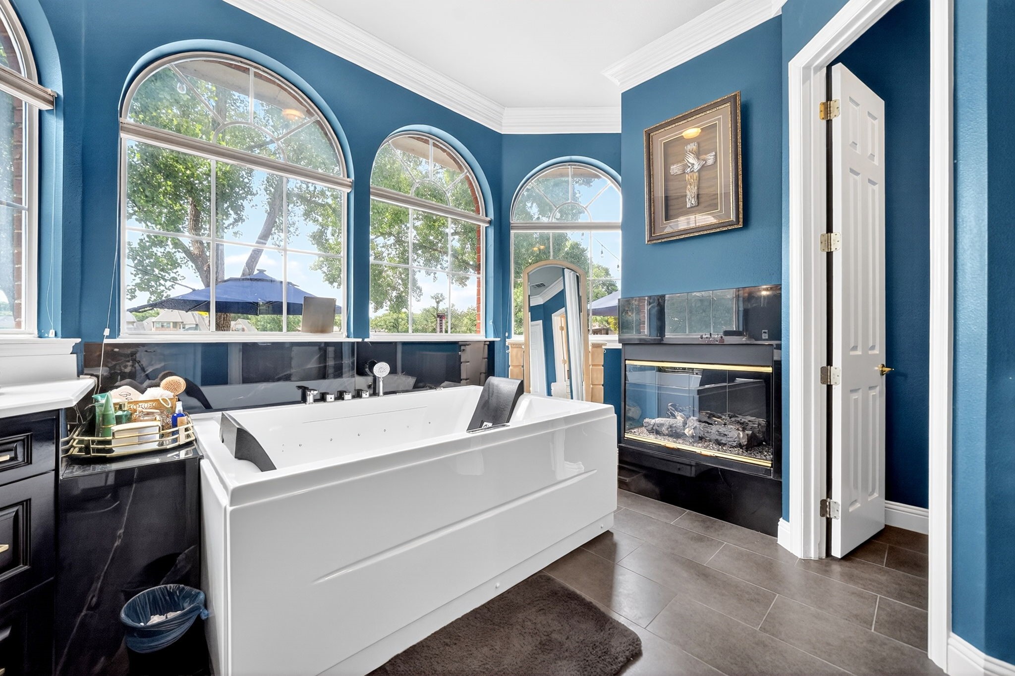 328 Leeward Circle