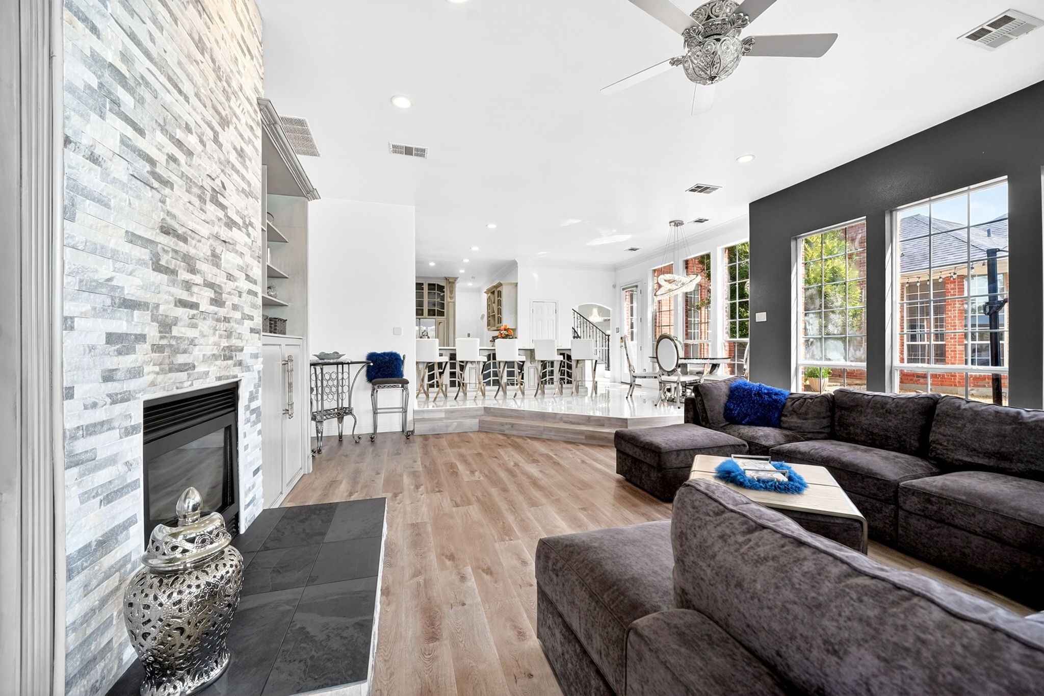328 Leeward Circle
