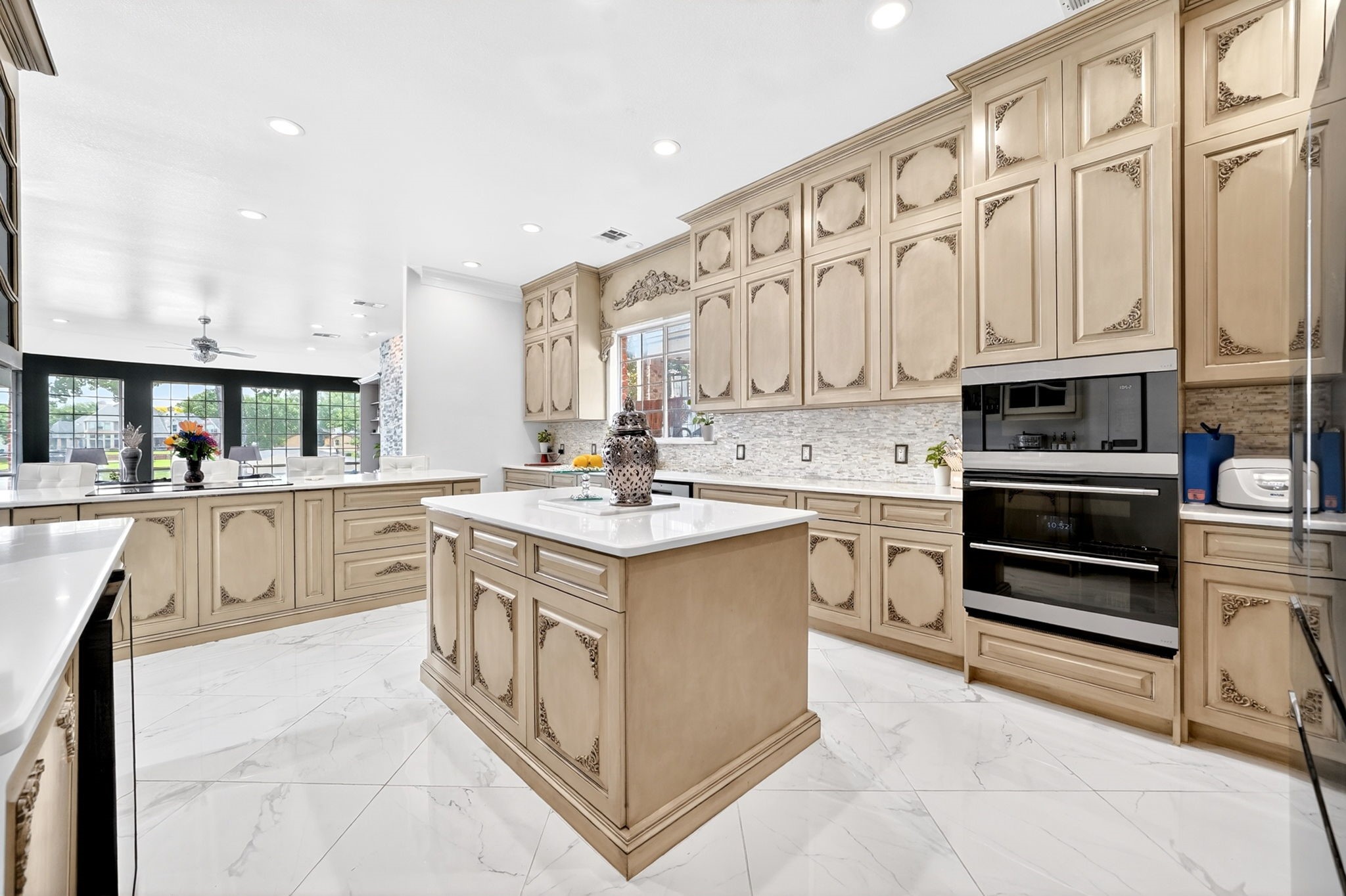 328 Leeward Circle