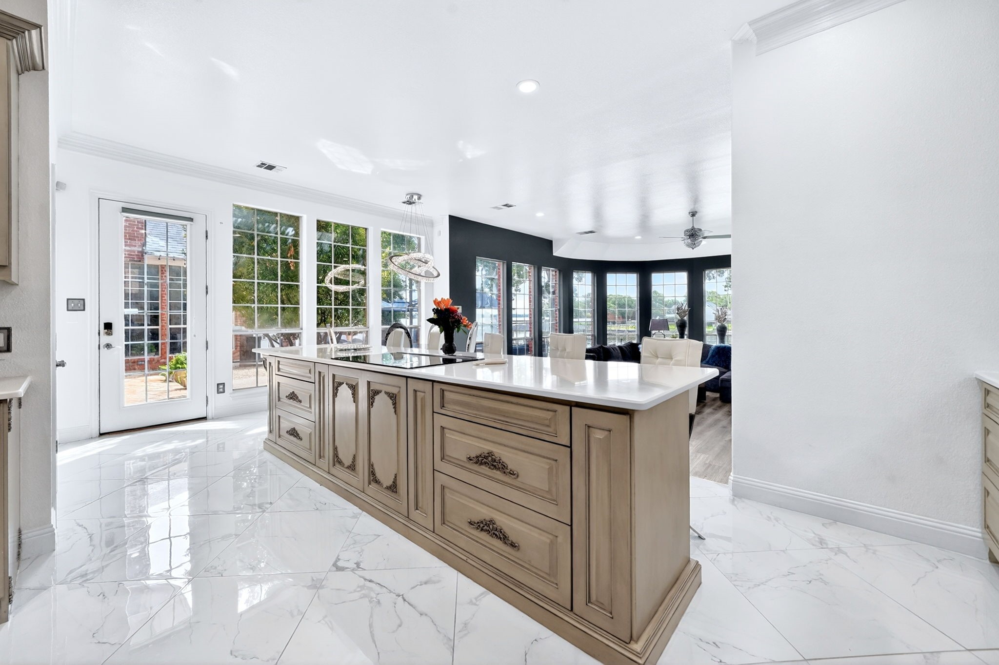 328 Leeward Circle