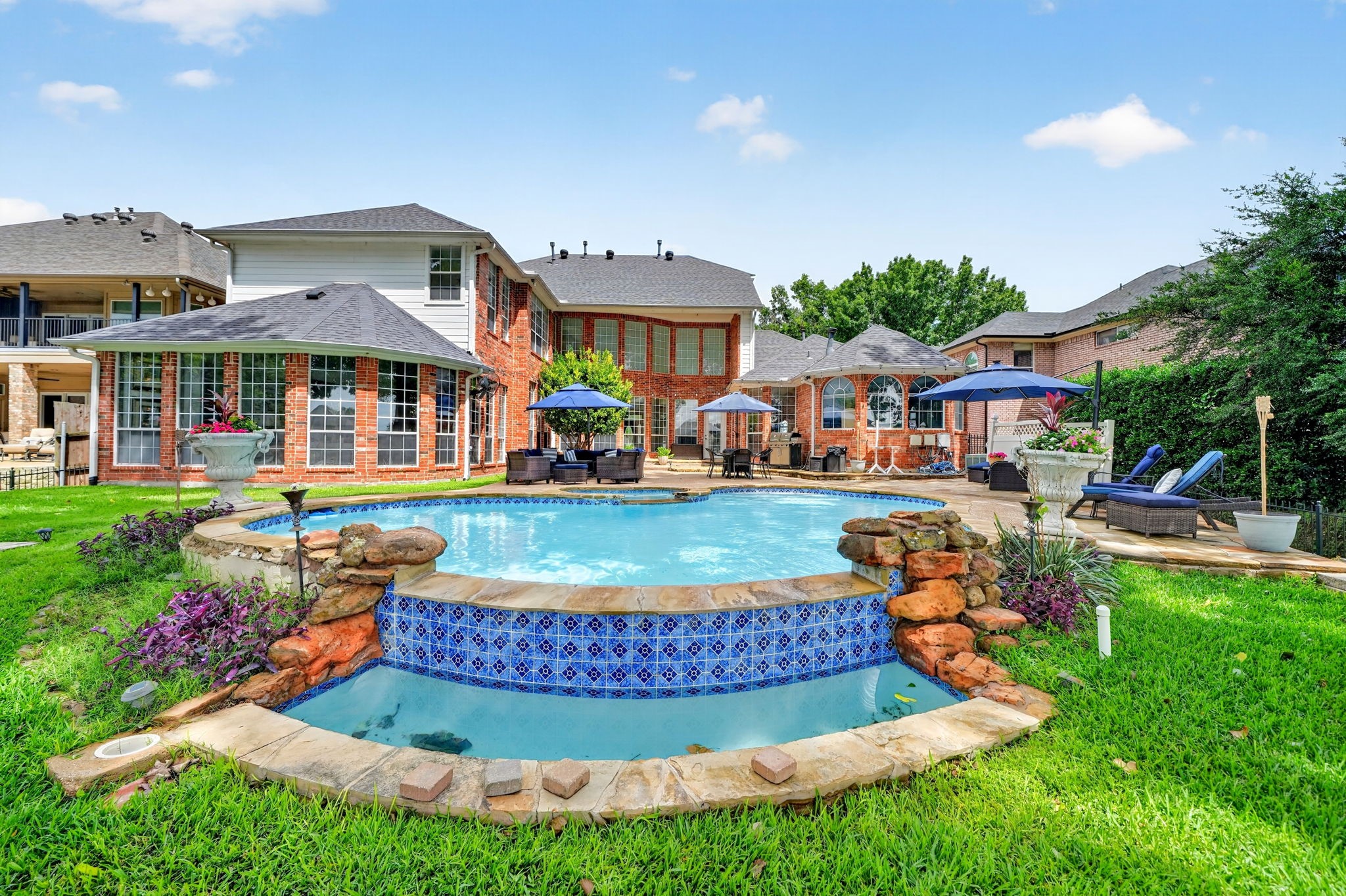 328 Leeward Circle