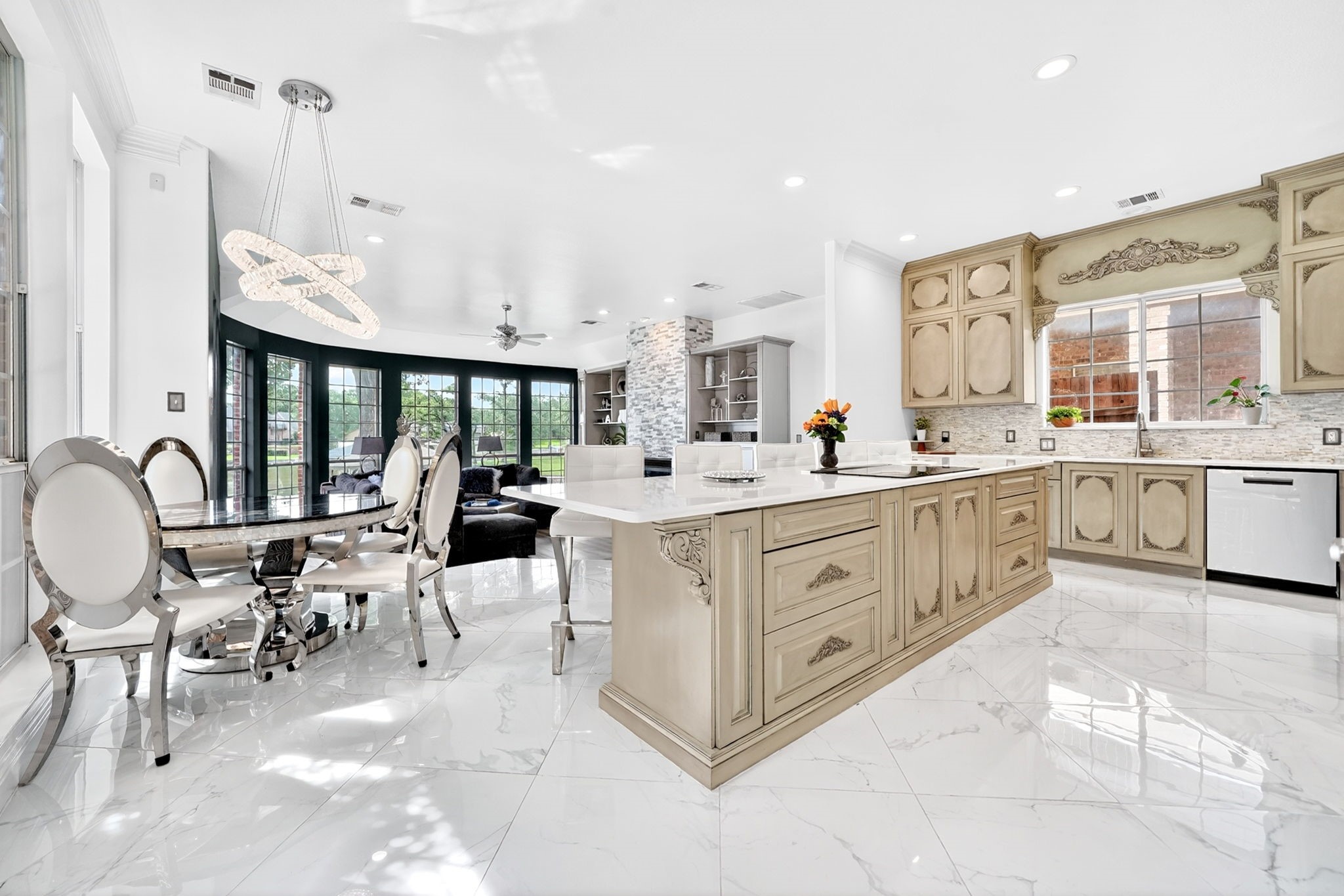 328 Leeward Circle
