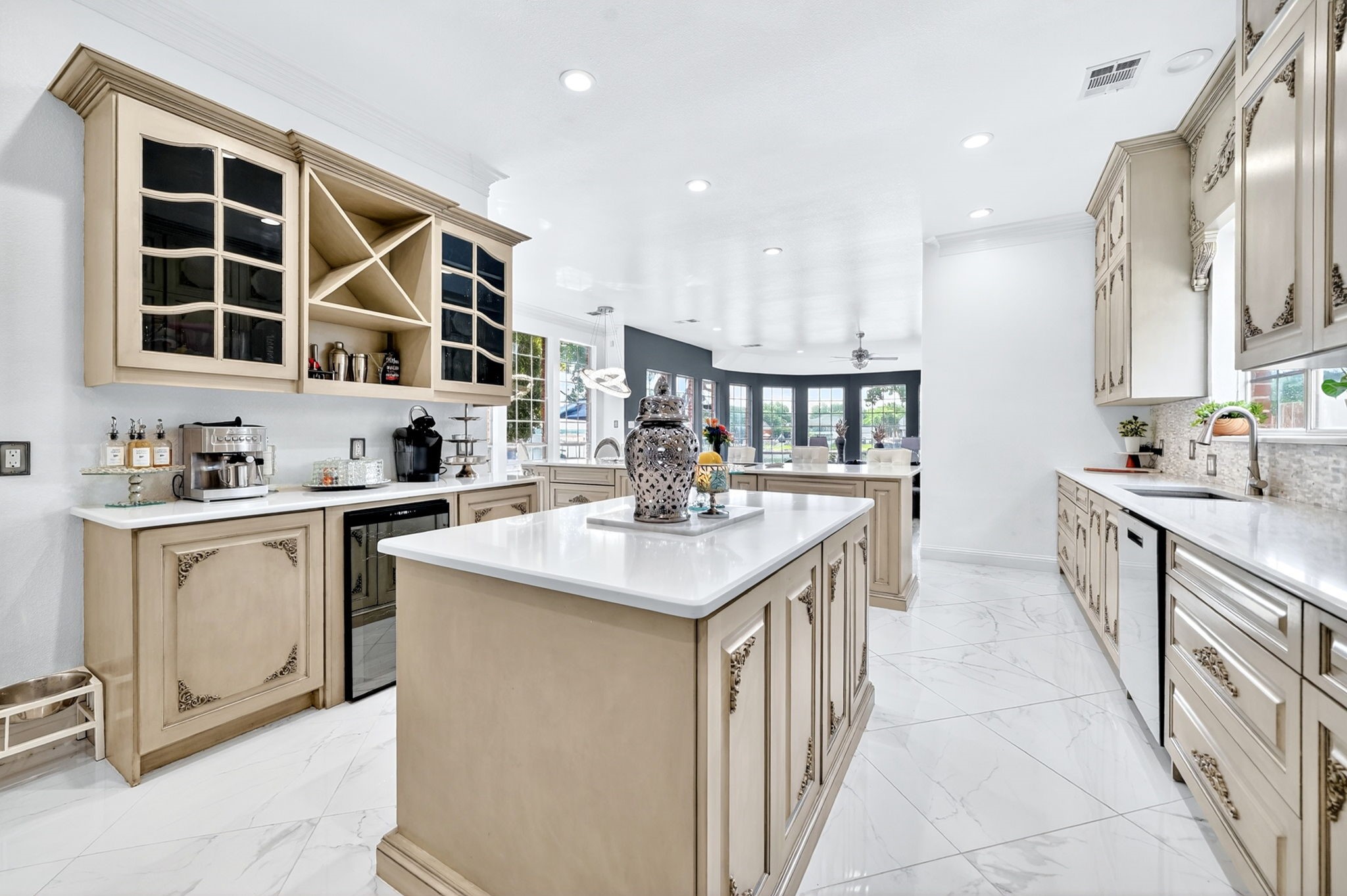 328 Leeward Circle