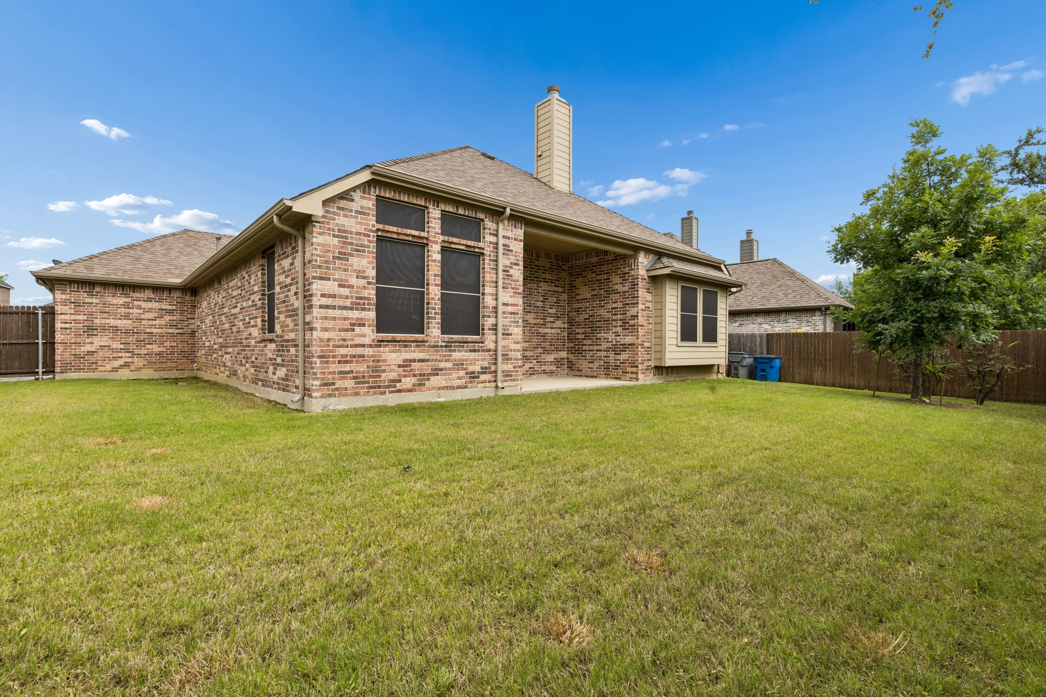 2927 Lakefield Drive
