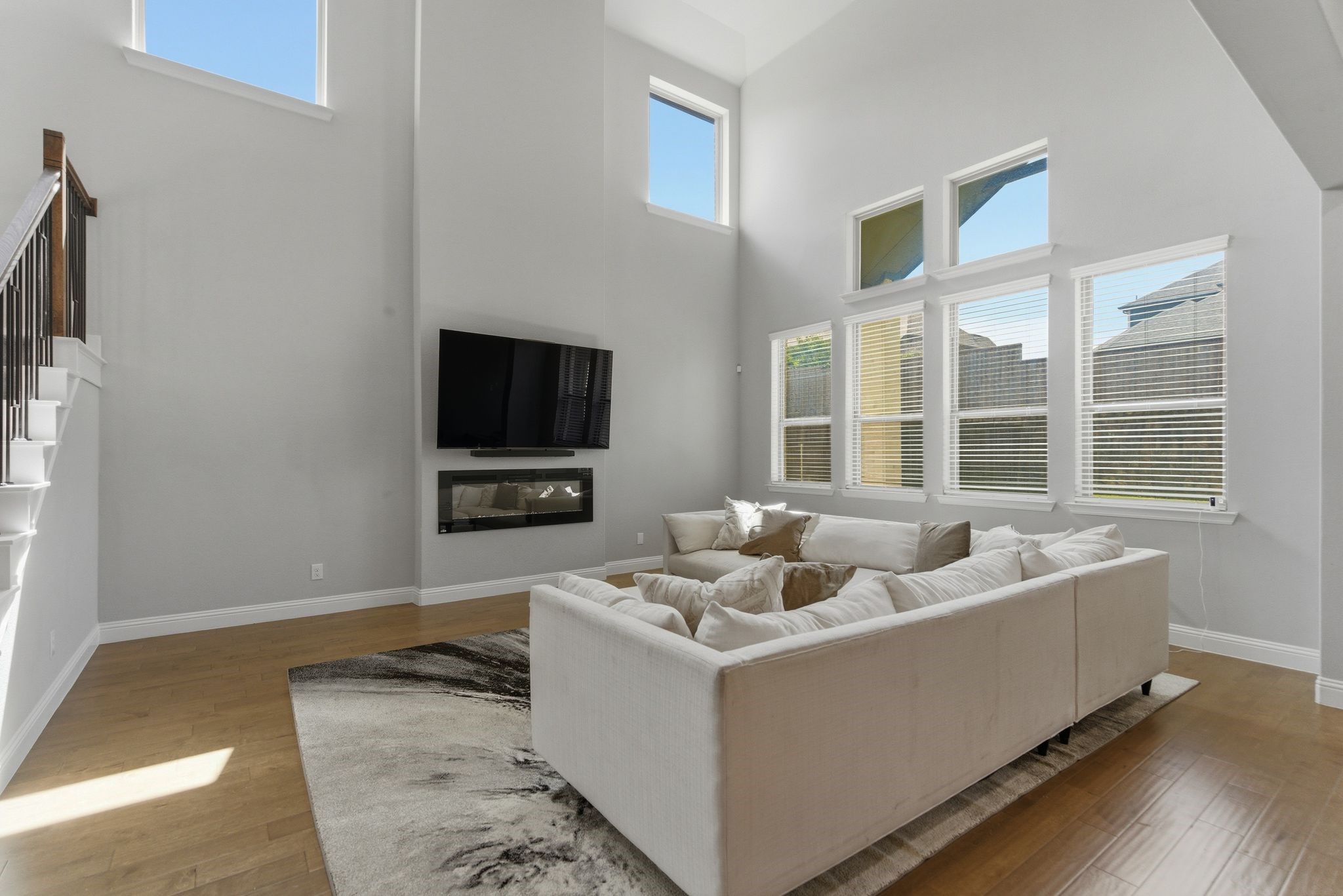 9607 Maple Hill Lane