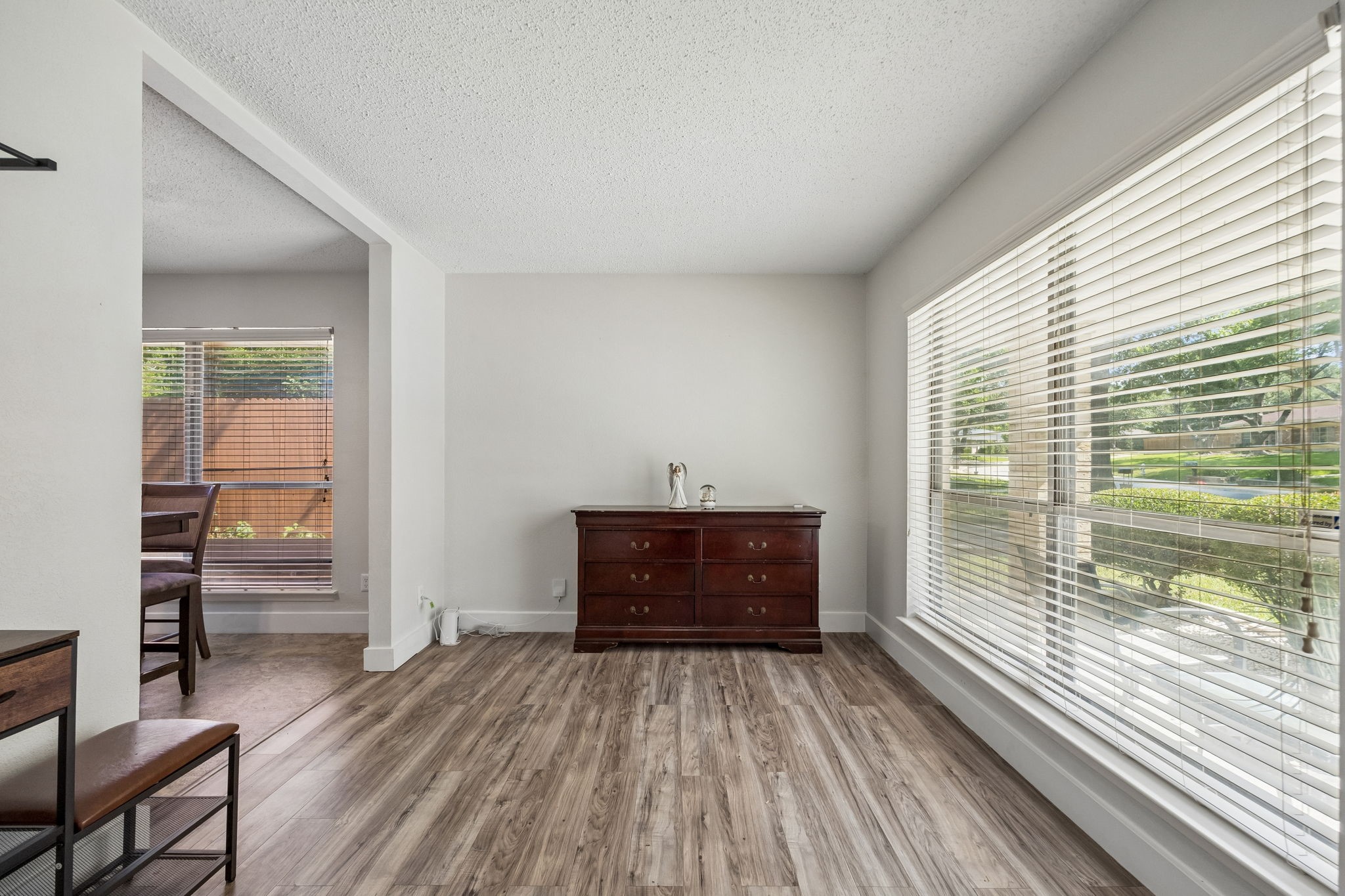 1047 Westlake Drive
