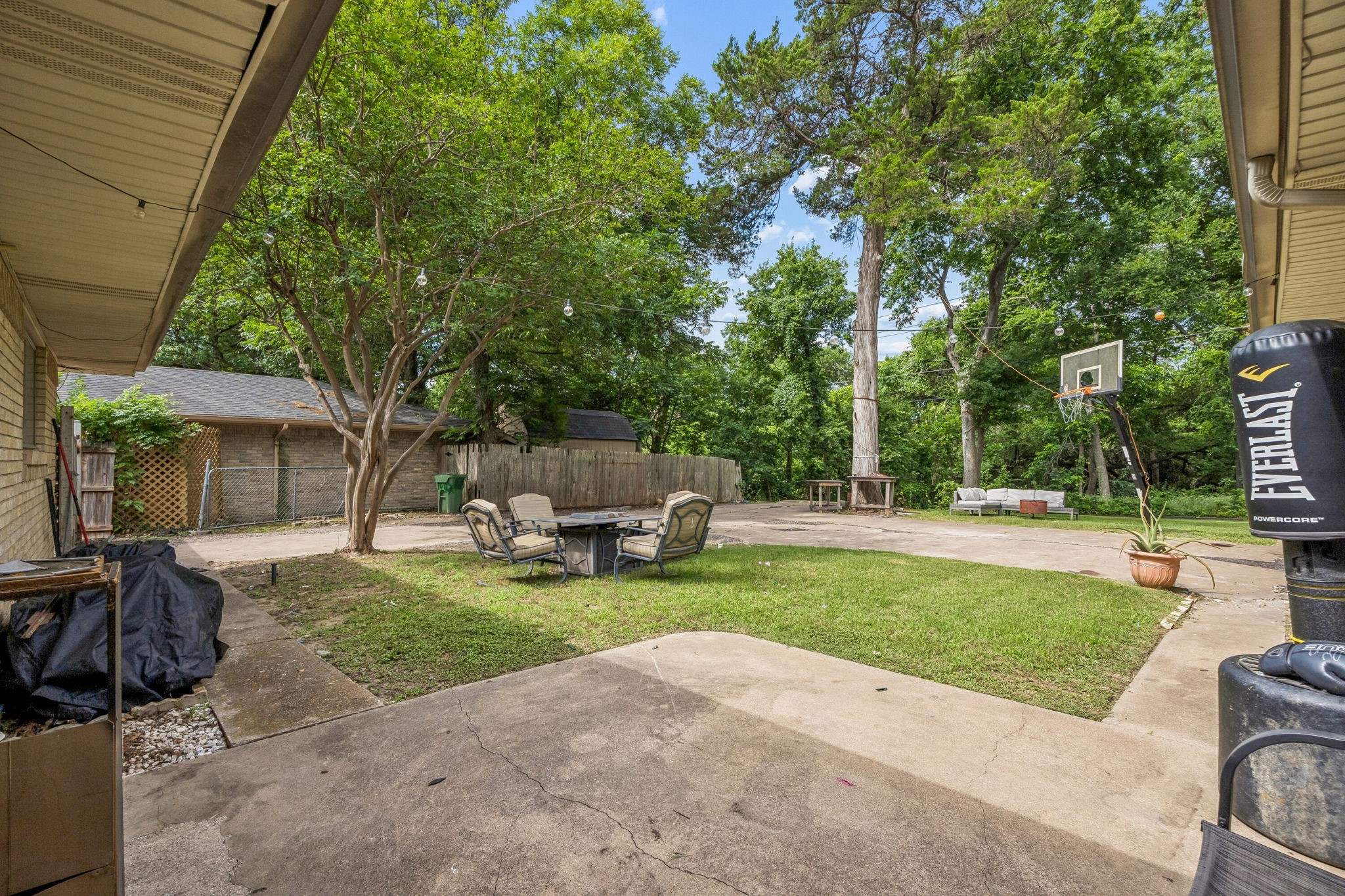 1047 Westlake Drive