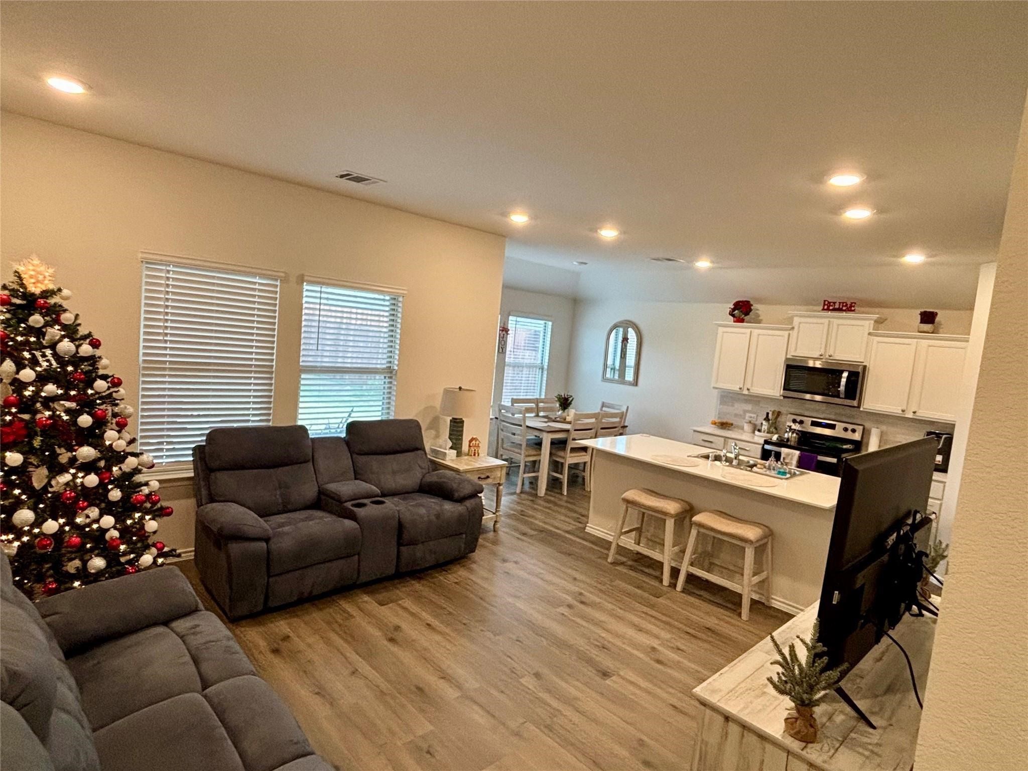 6413 Shoreline Lane