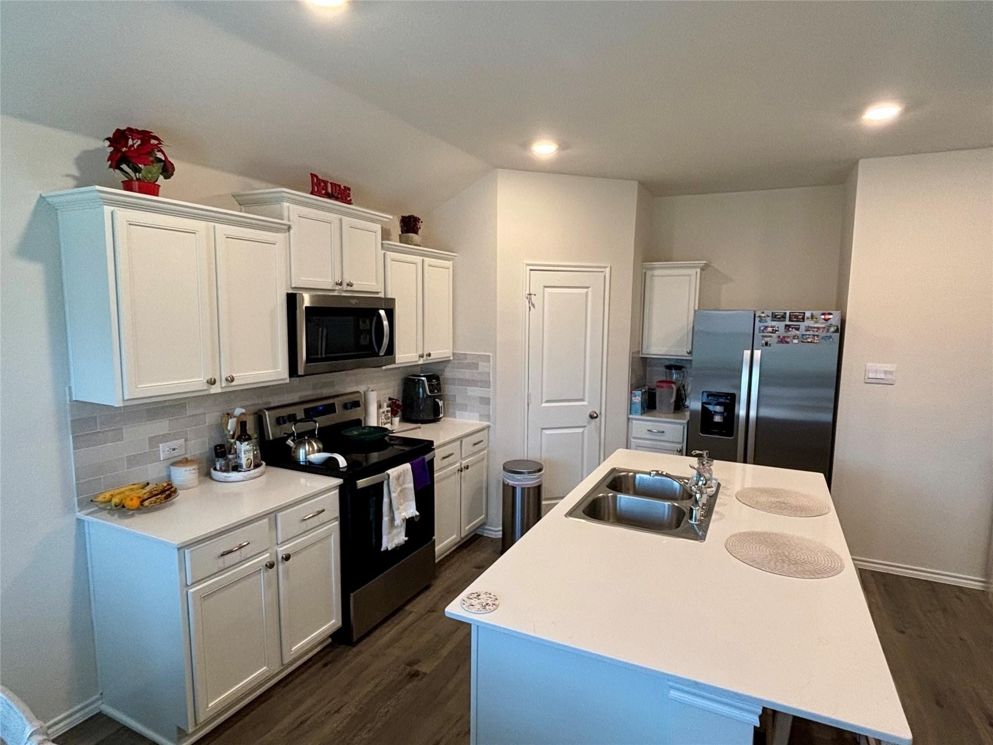 6413 Shoreline Lane