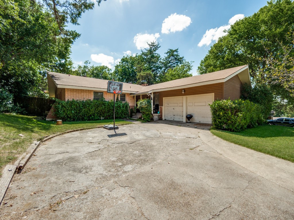 5511 Singing Hills Drive