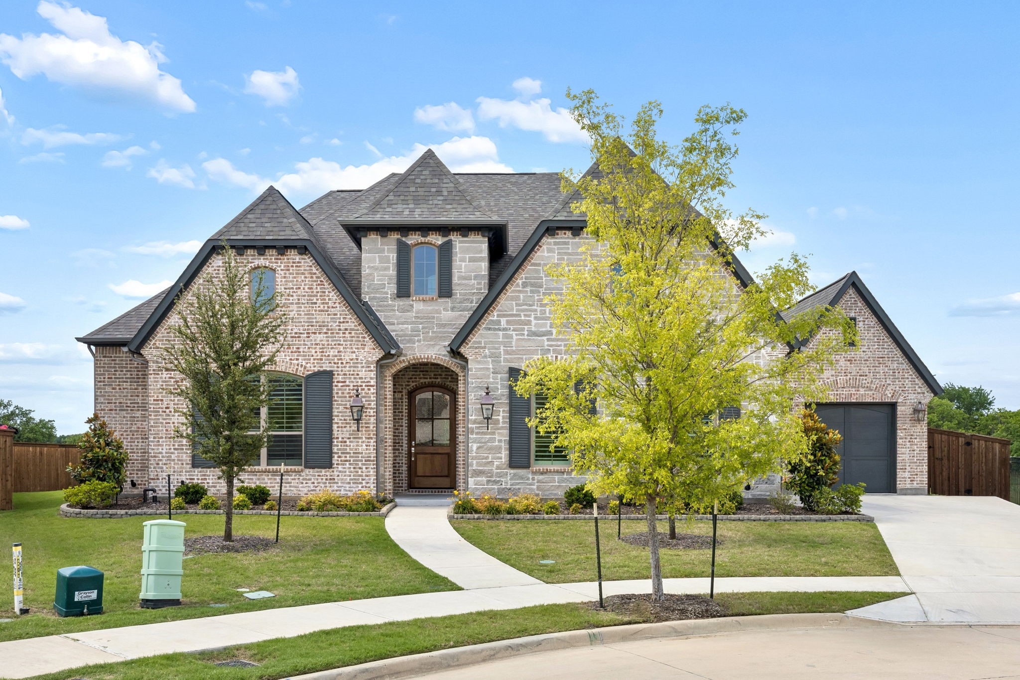 3300 Crescent Lane