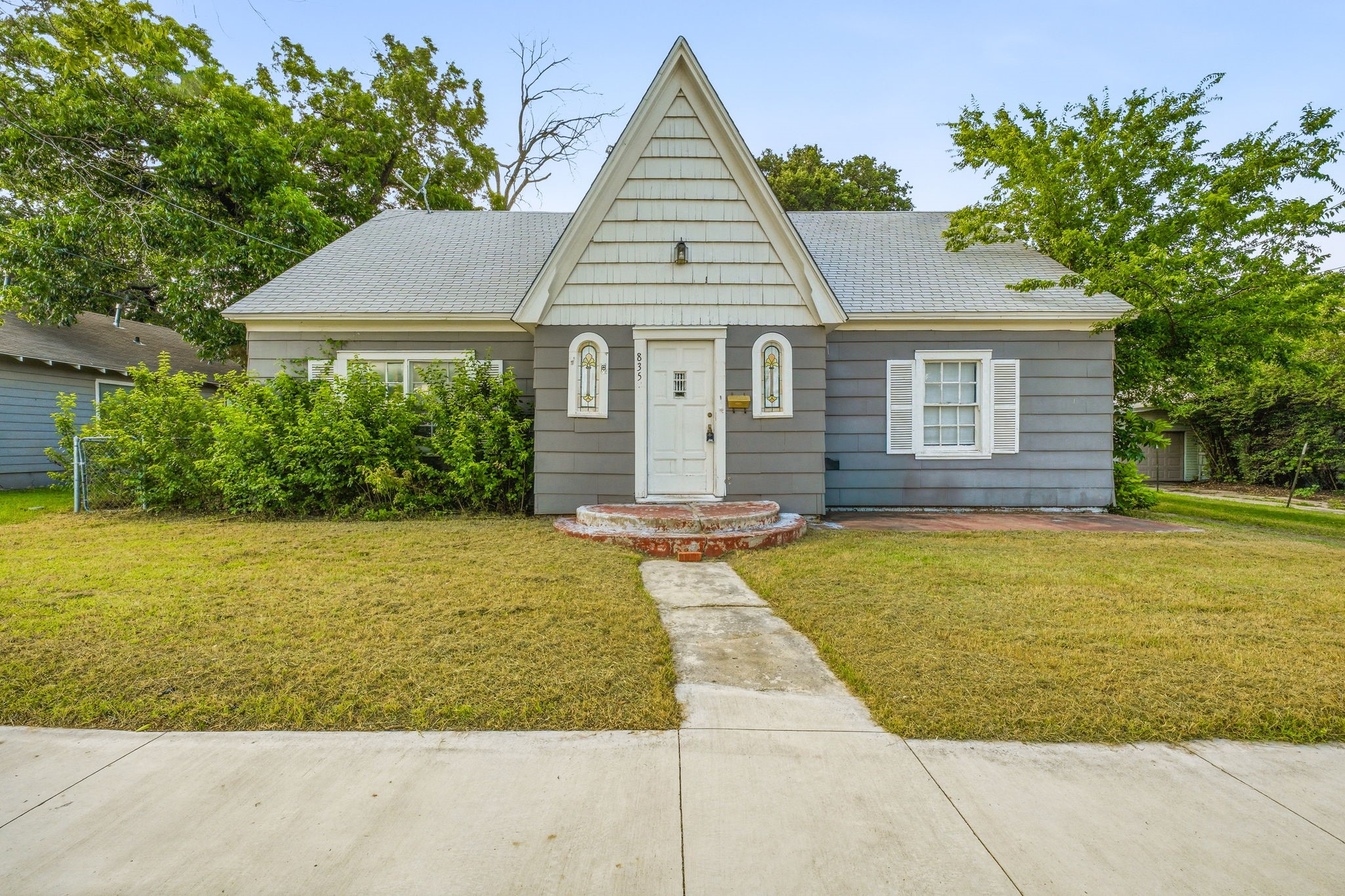 835 W Long Street