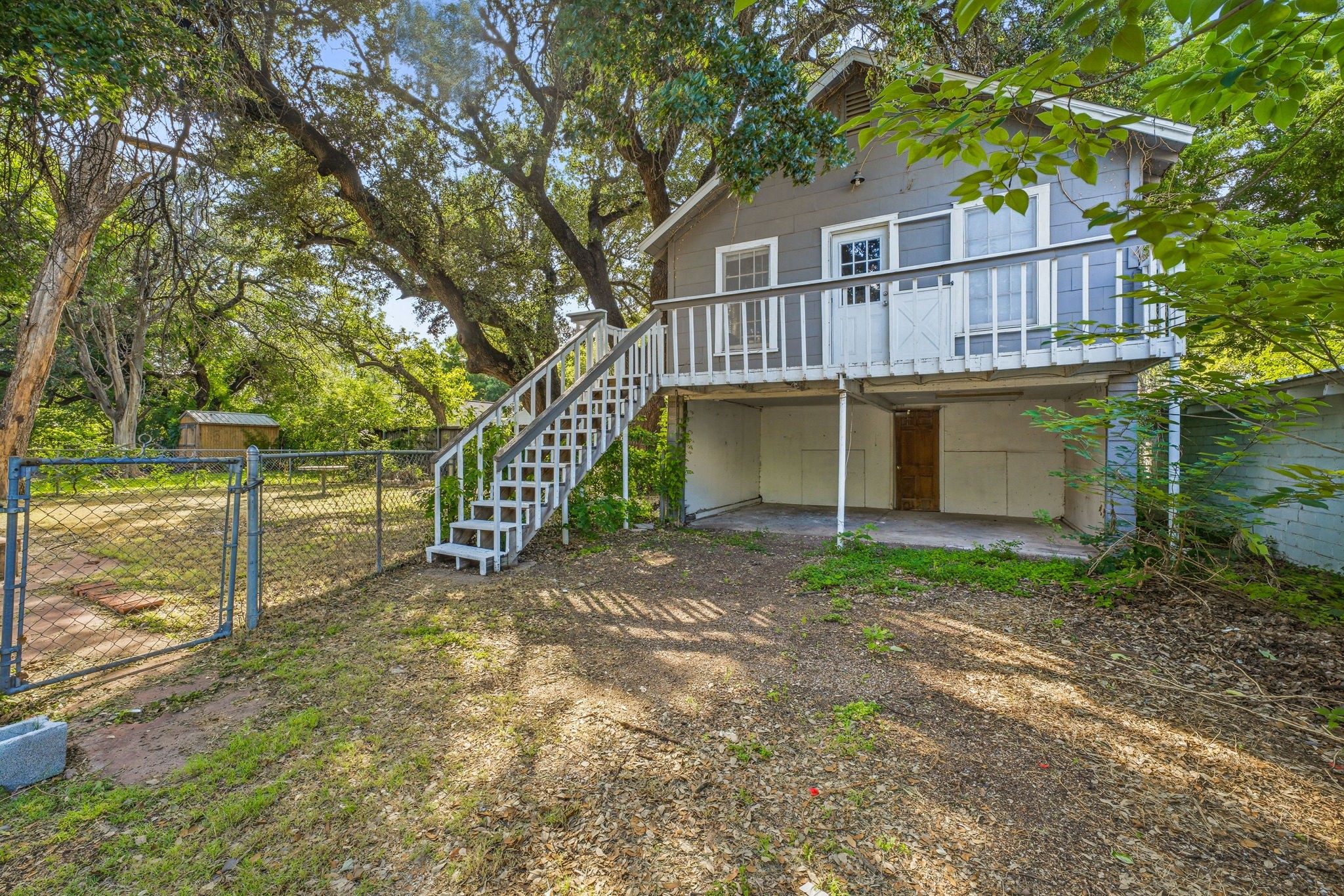 835 W Long Street
