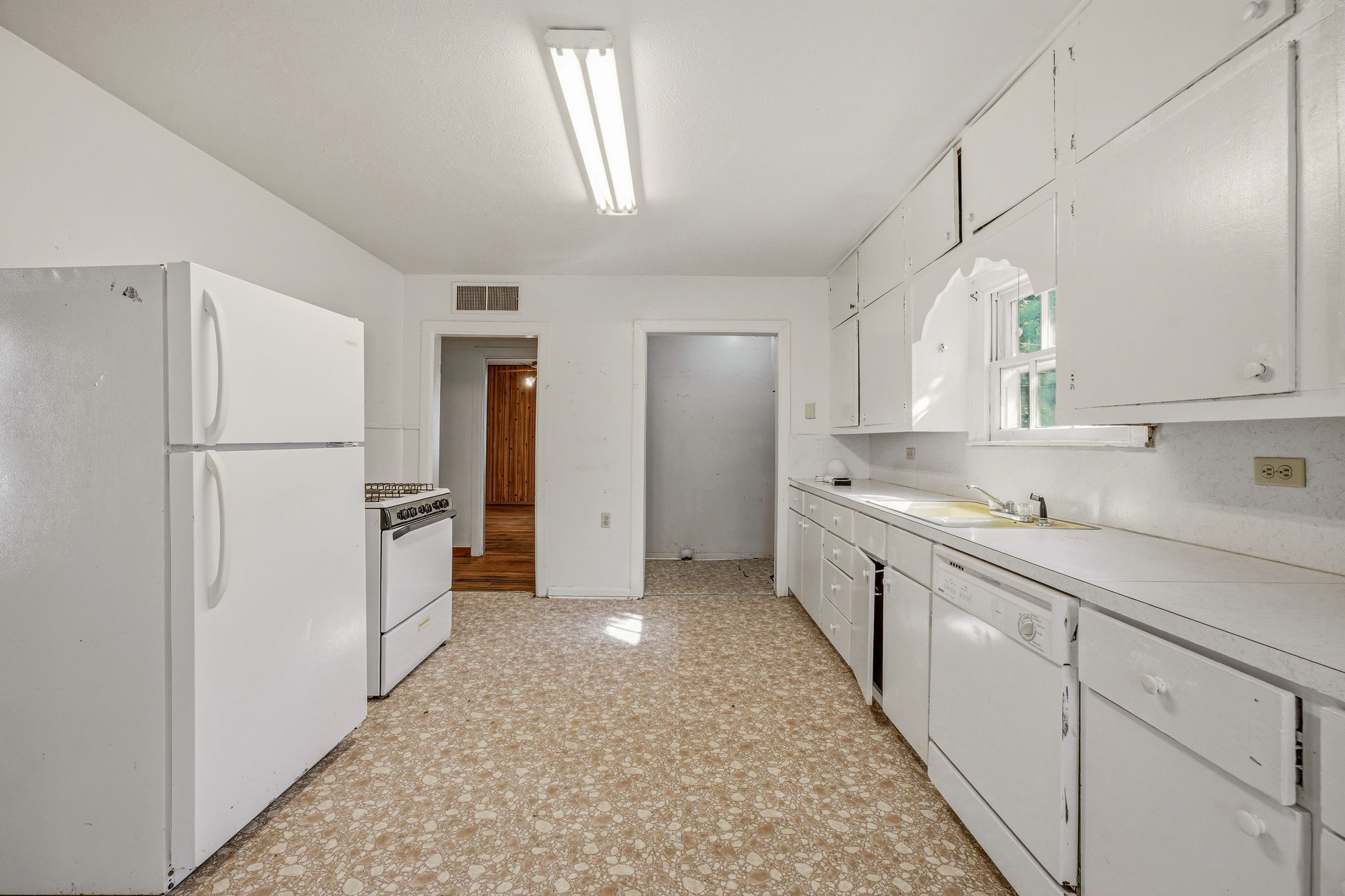 835 W Long Street
