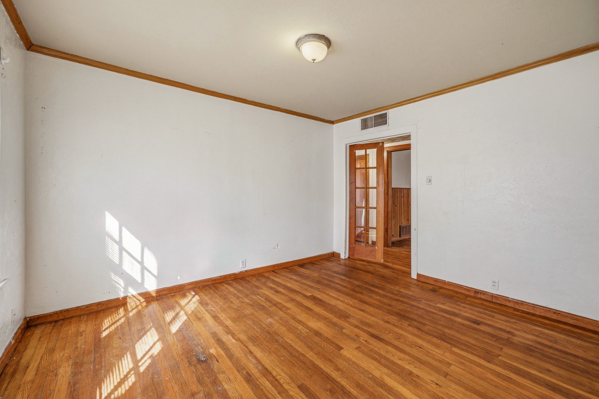 835 W Long Street