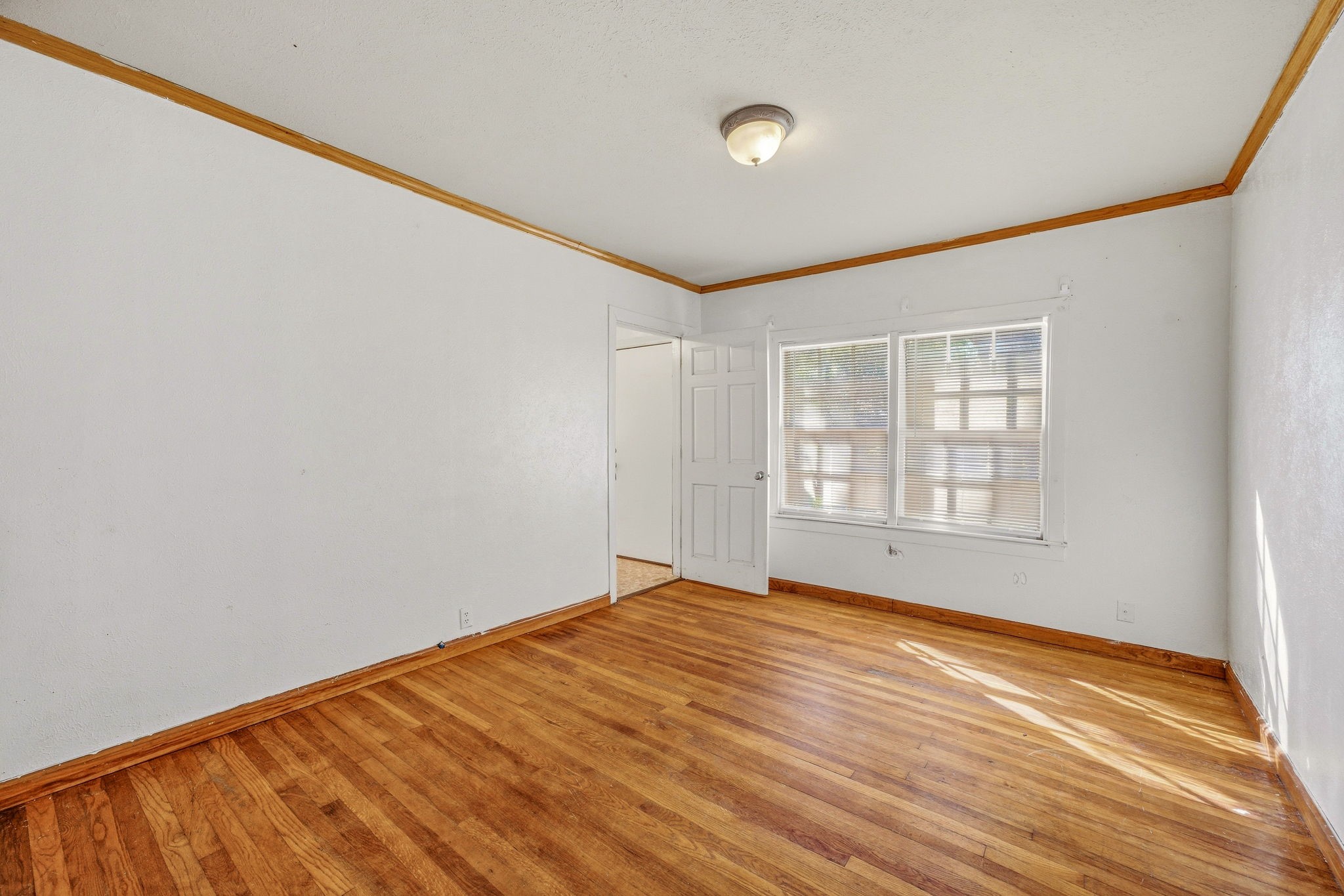 835 W Long Street