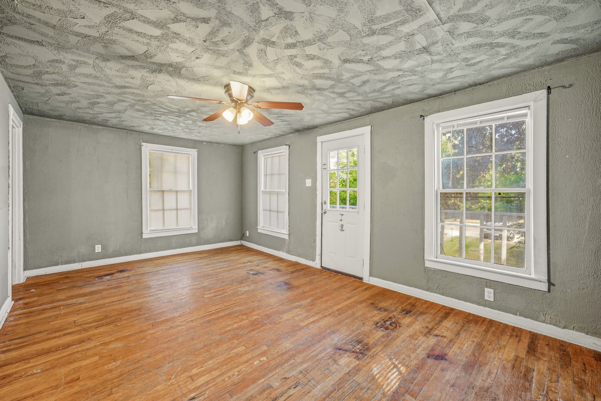 835 W Long Street