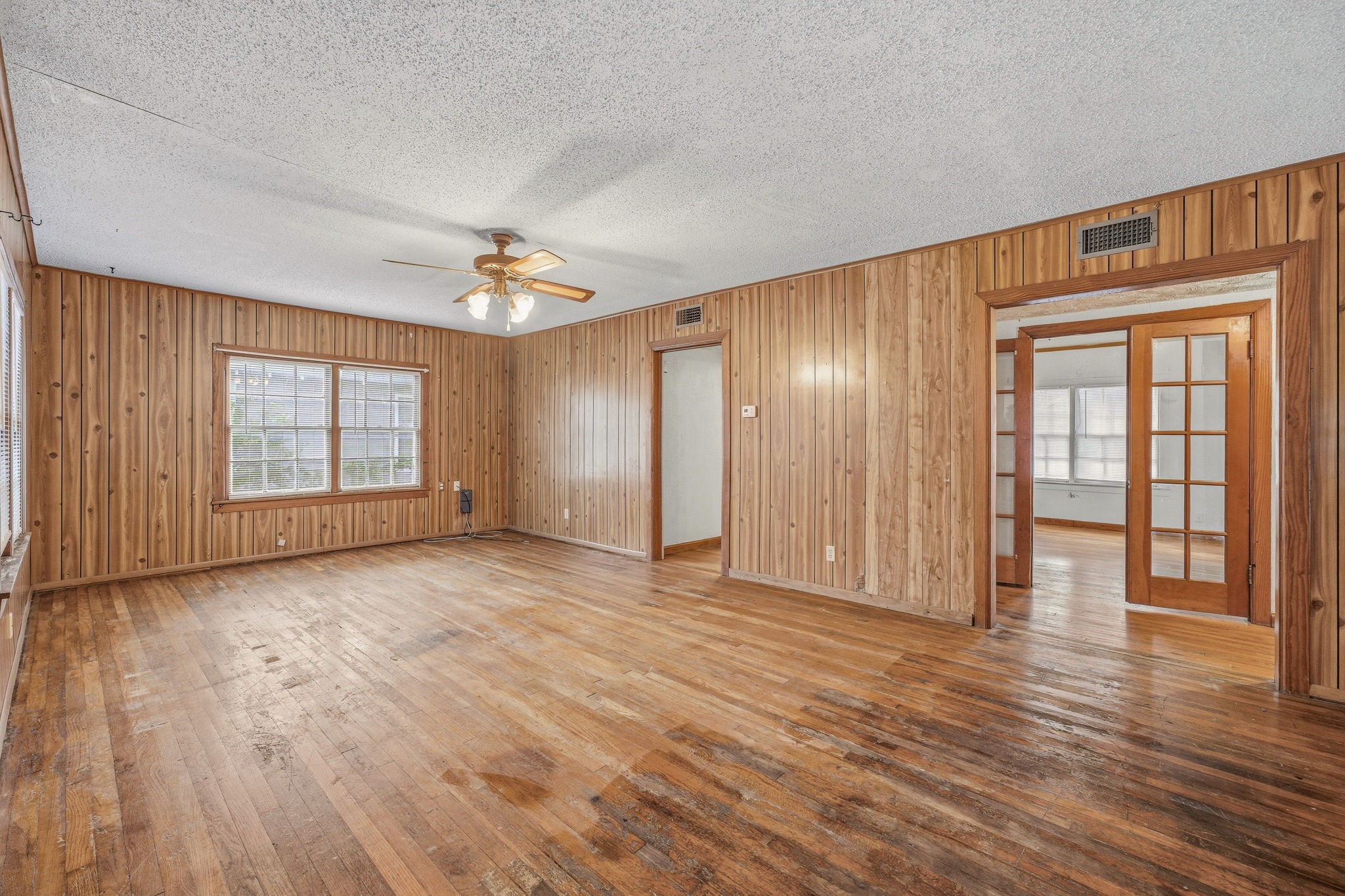835 W Long Street