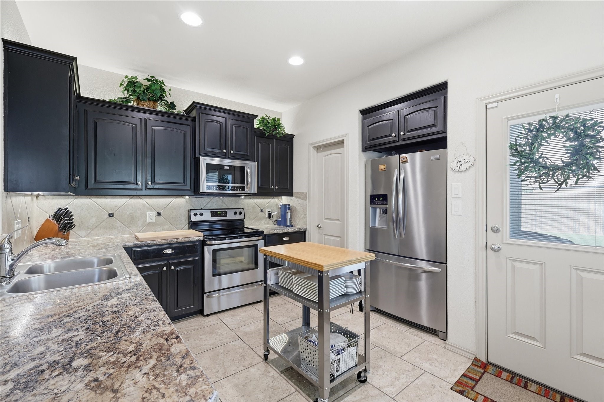 8313 White Hart