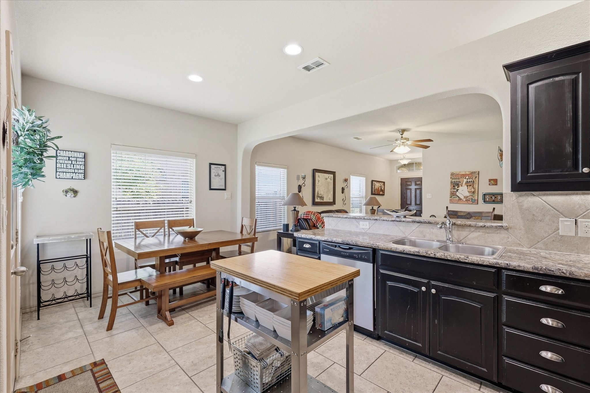 8313 White Hart