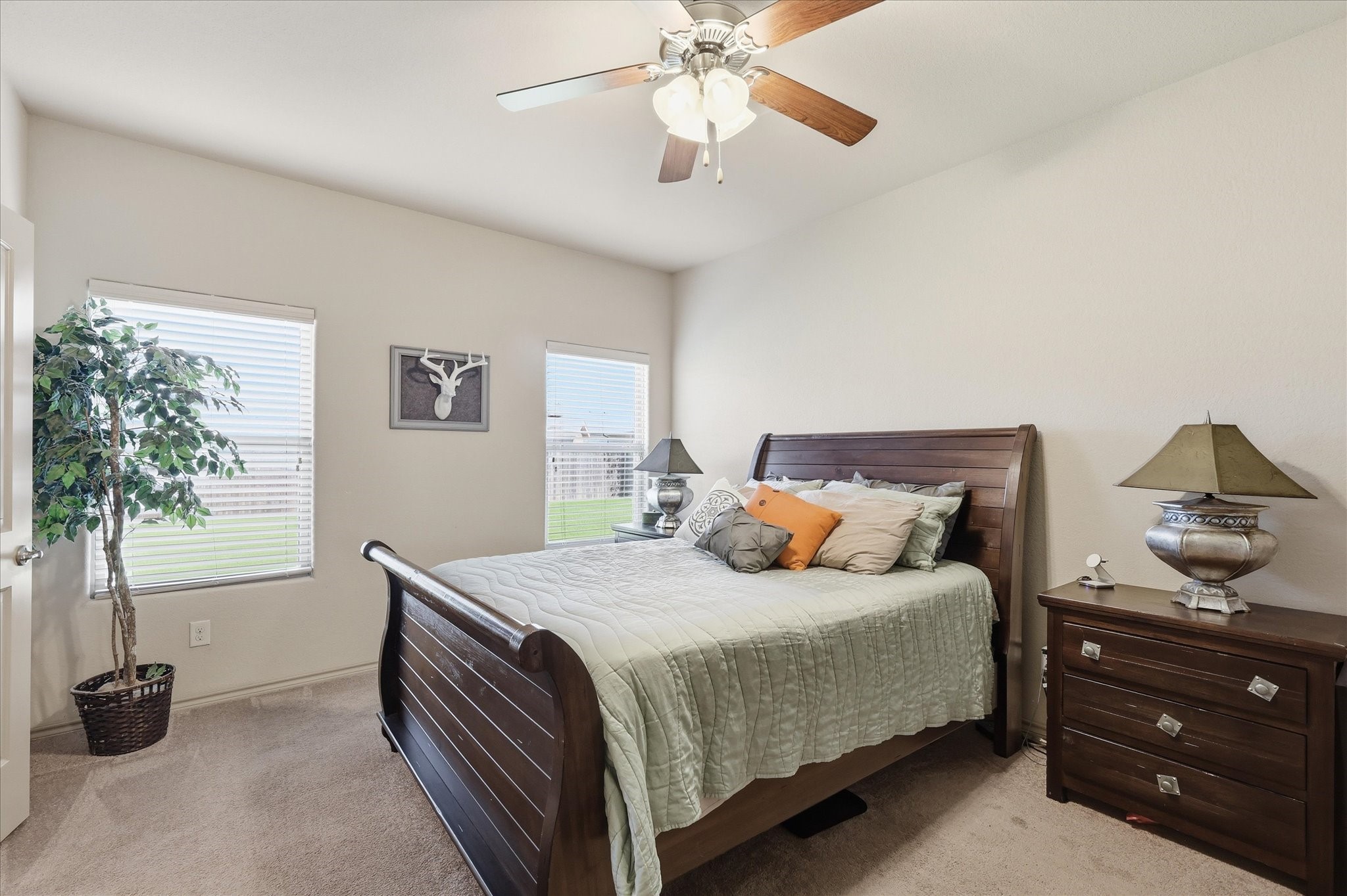 8313 White Hart