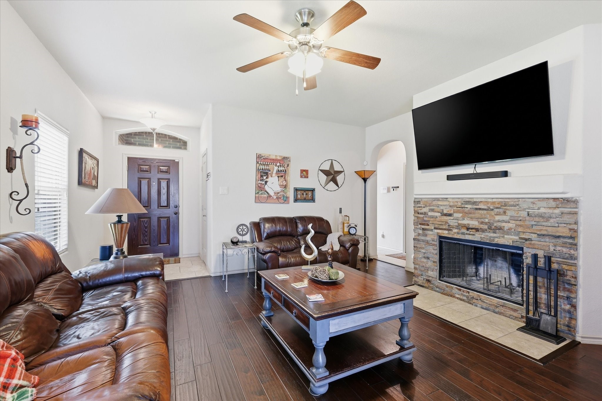 8313 White Hart