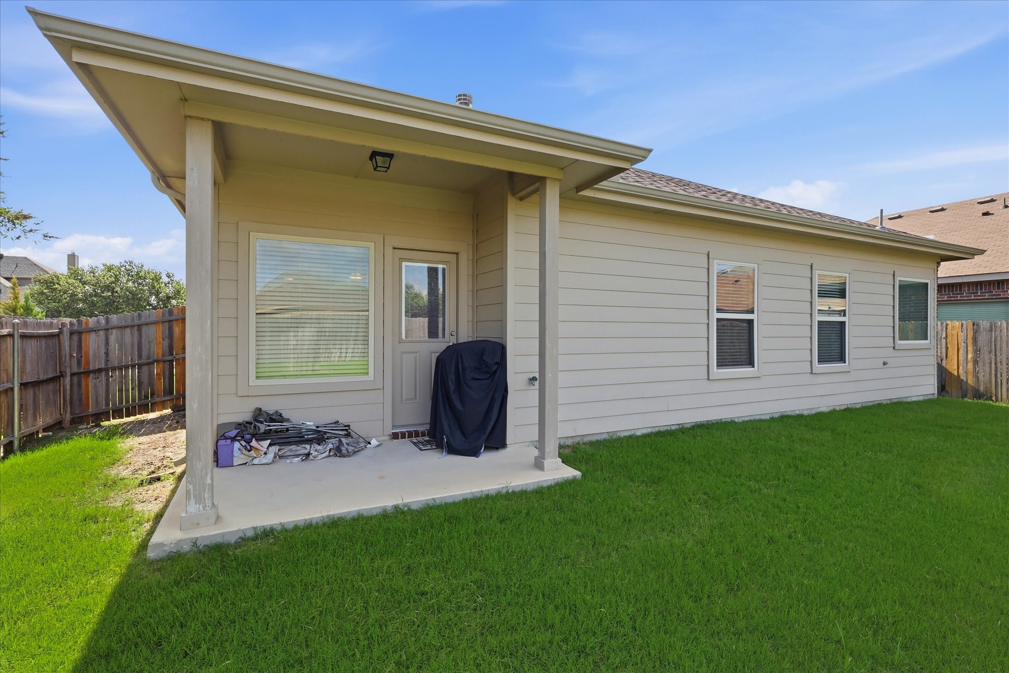 8313 White Hart