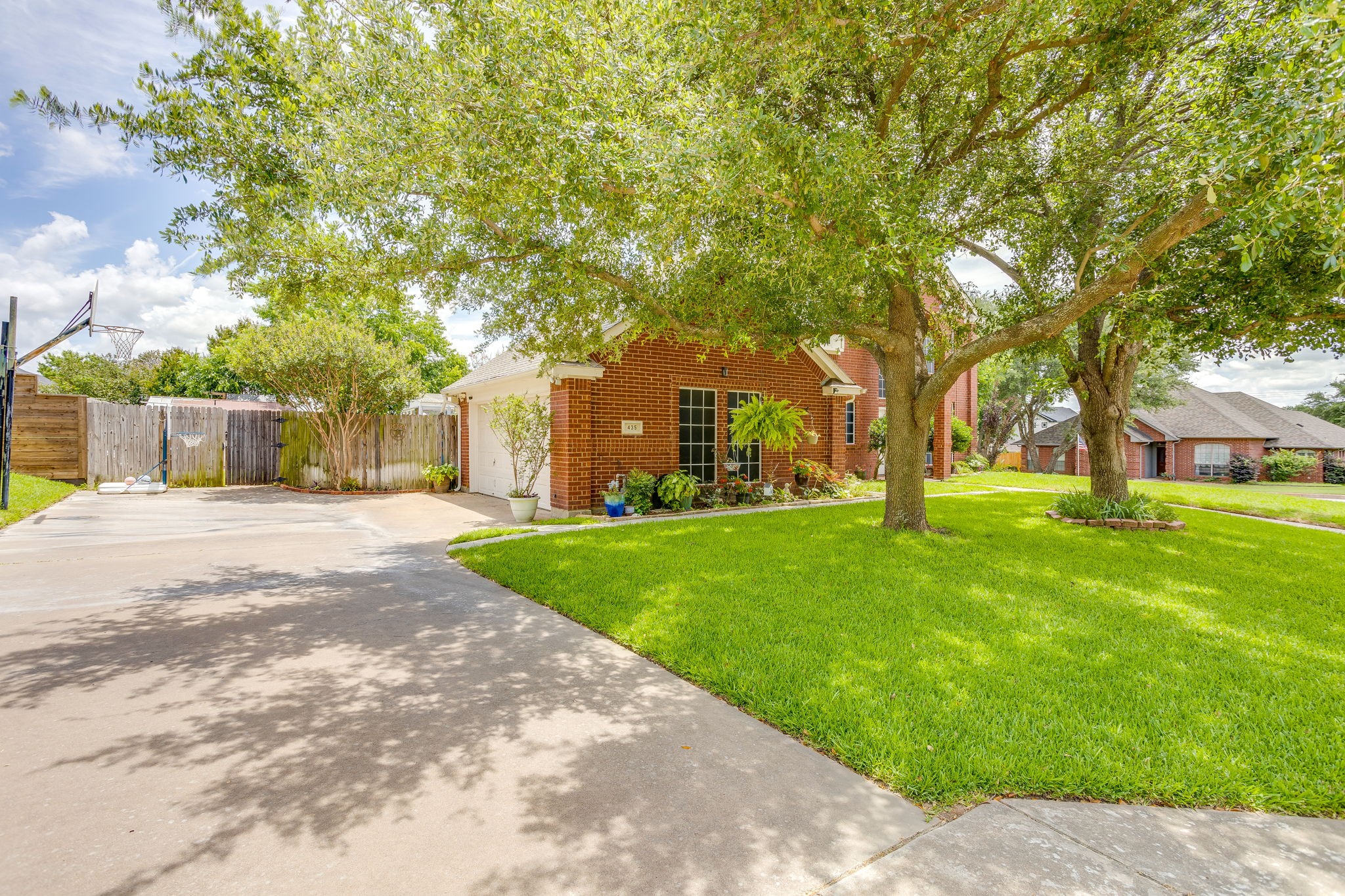 435 Arbor Lawn Drive