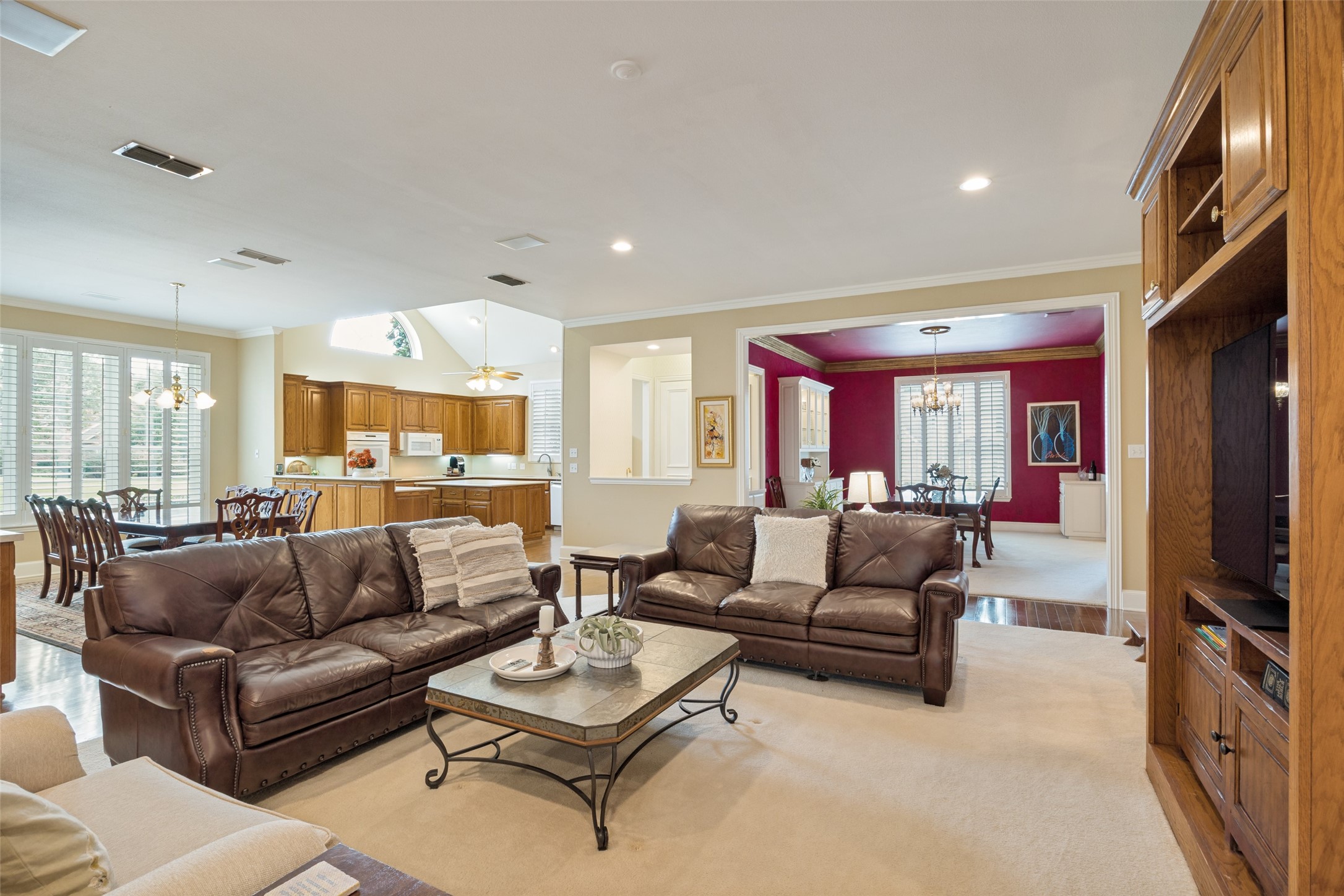 6404 Creekside Drive