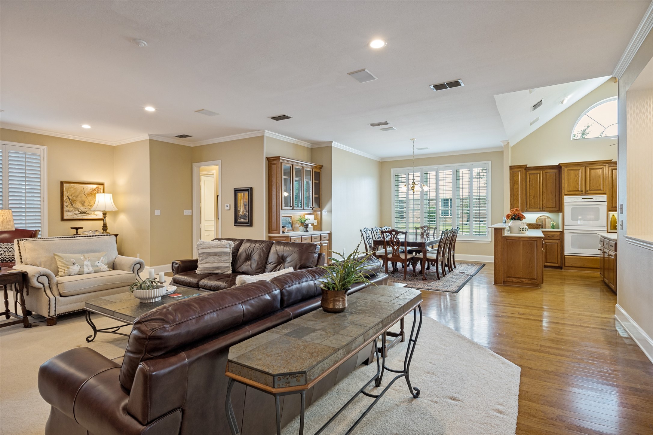 6404 Creekside Drive
