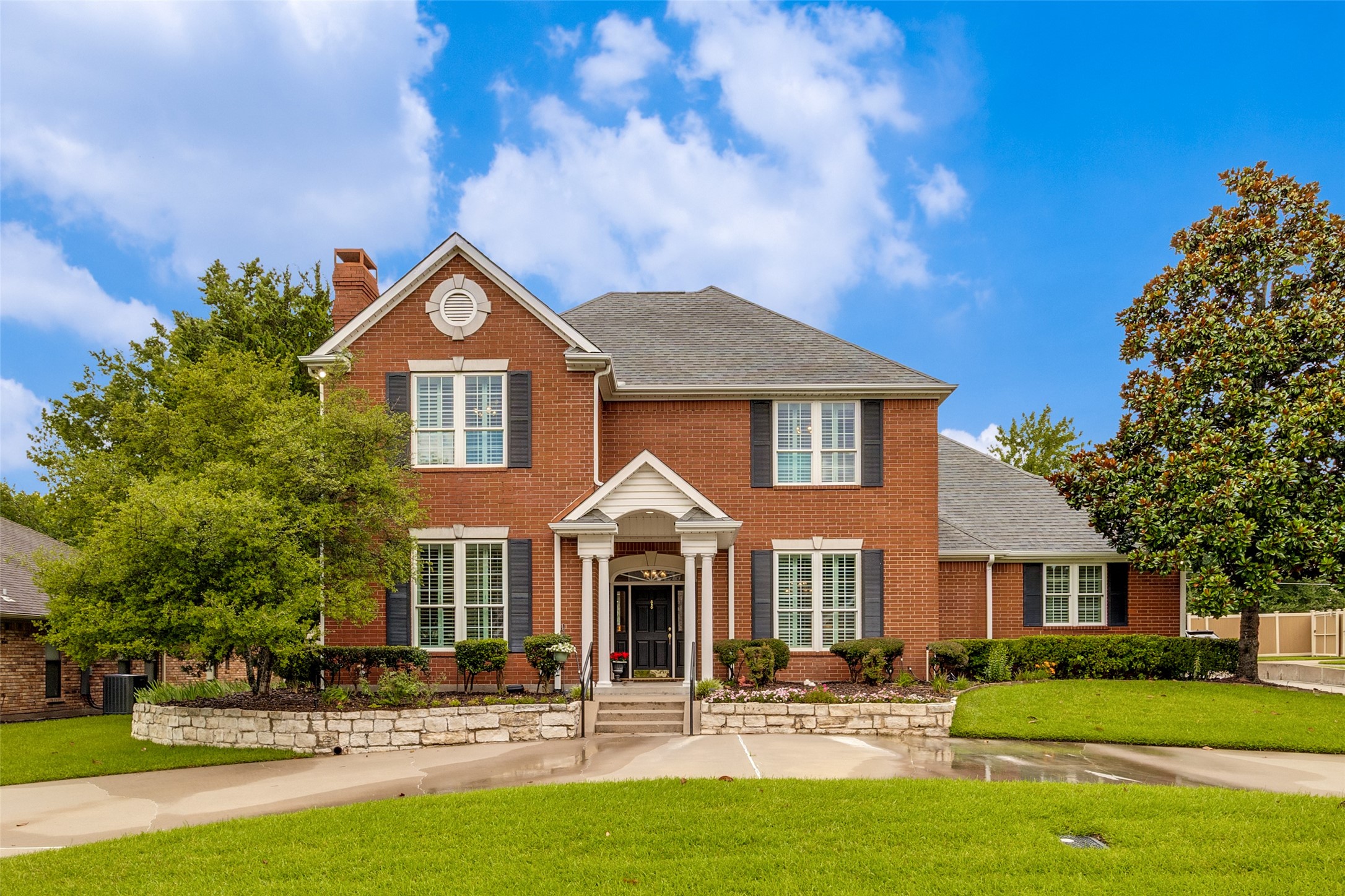 6404 Creekside Drive